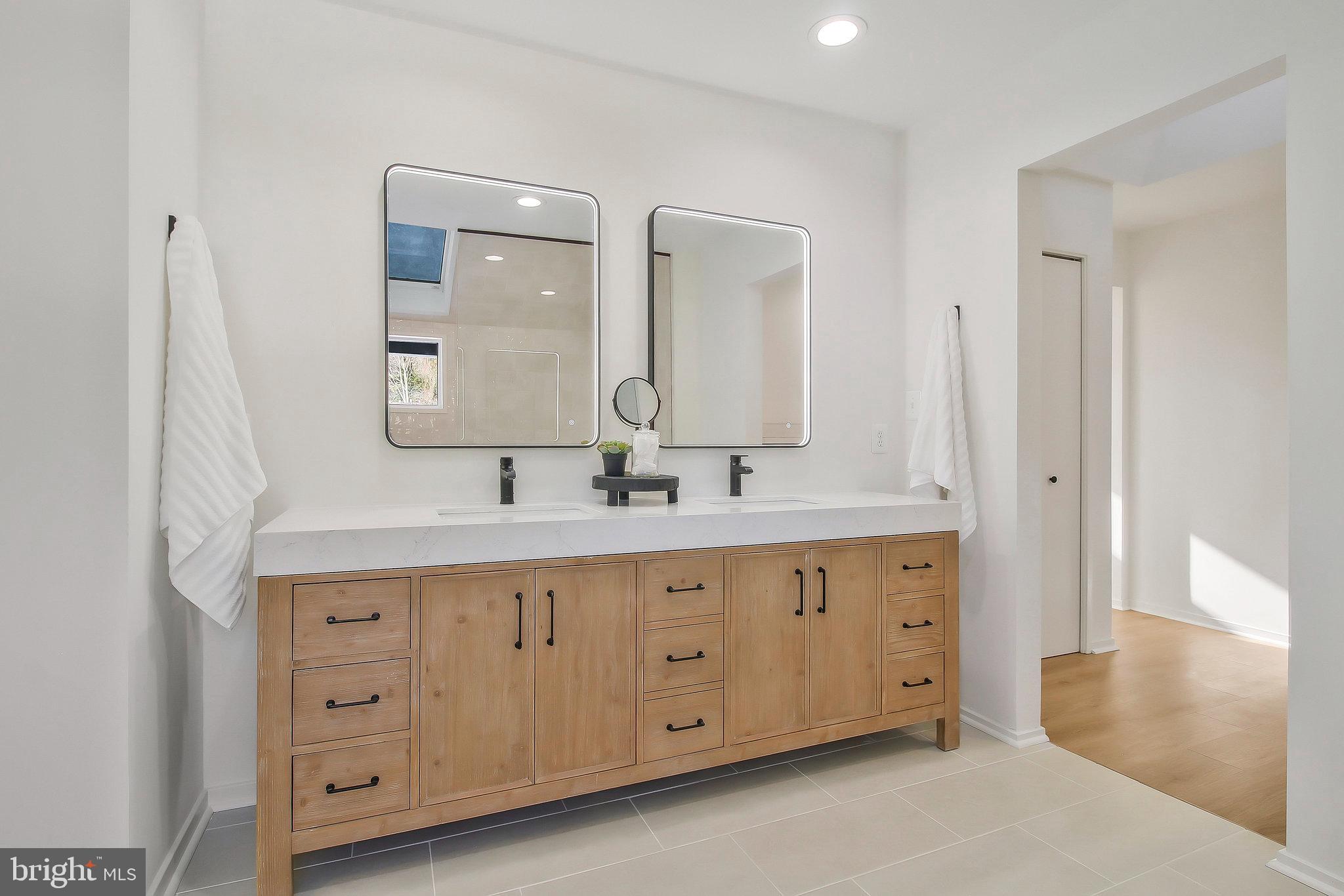 FOX LAKE - Residential