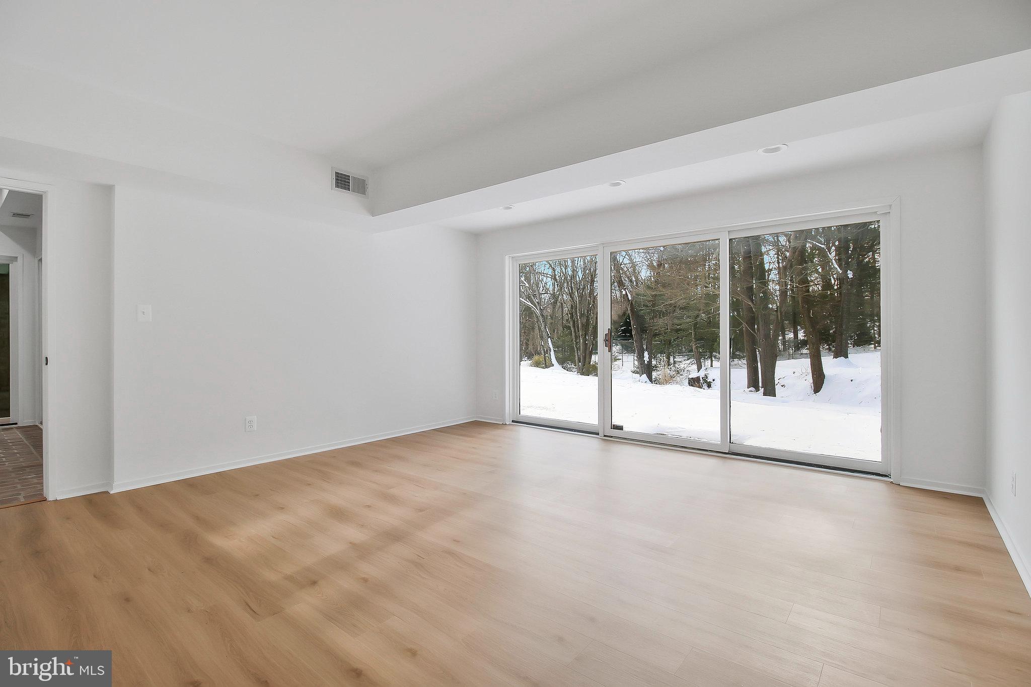 FOX LAKE - Residential