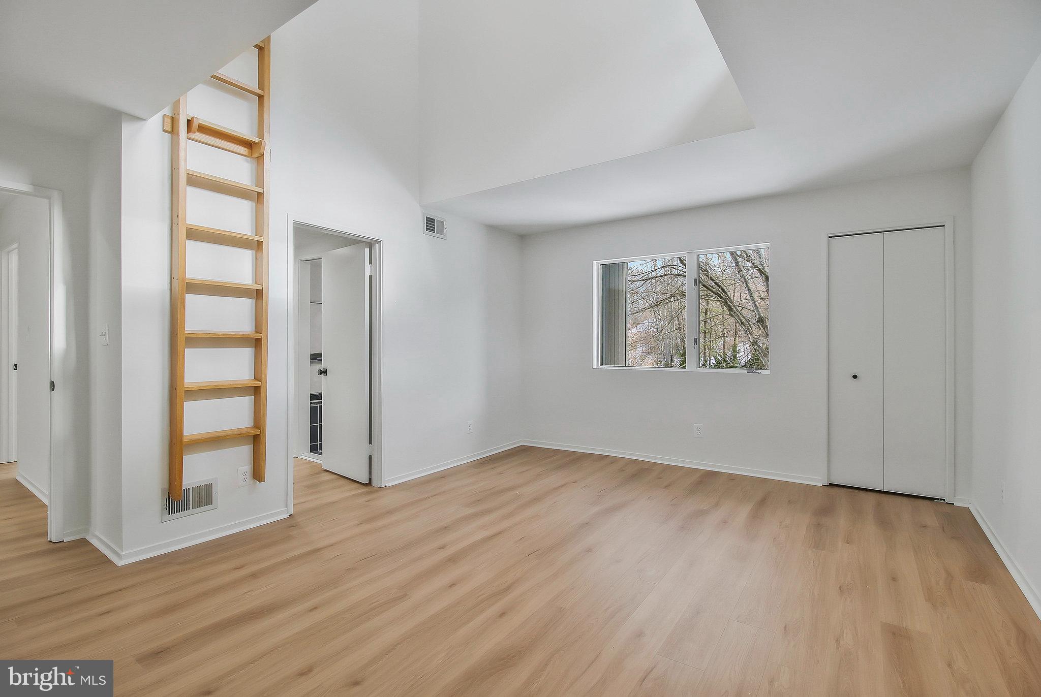 FOX LAKE - Residential