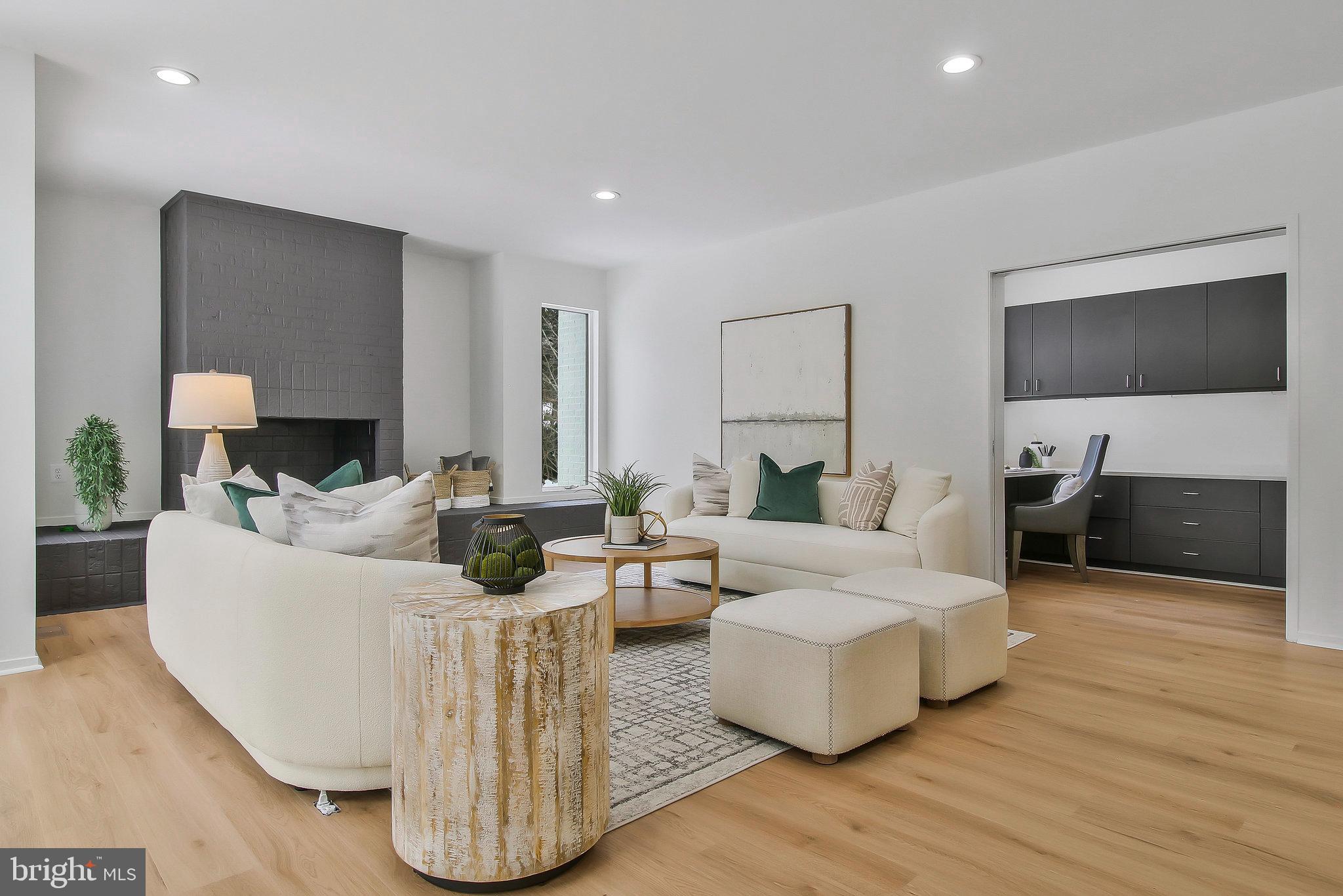 FOX LAKE - Residential