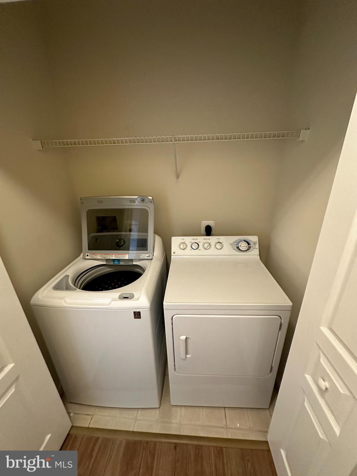 SAVOY AT RESTON TOWN CENTER - Residential