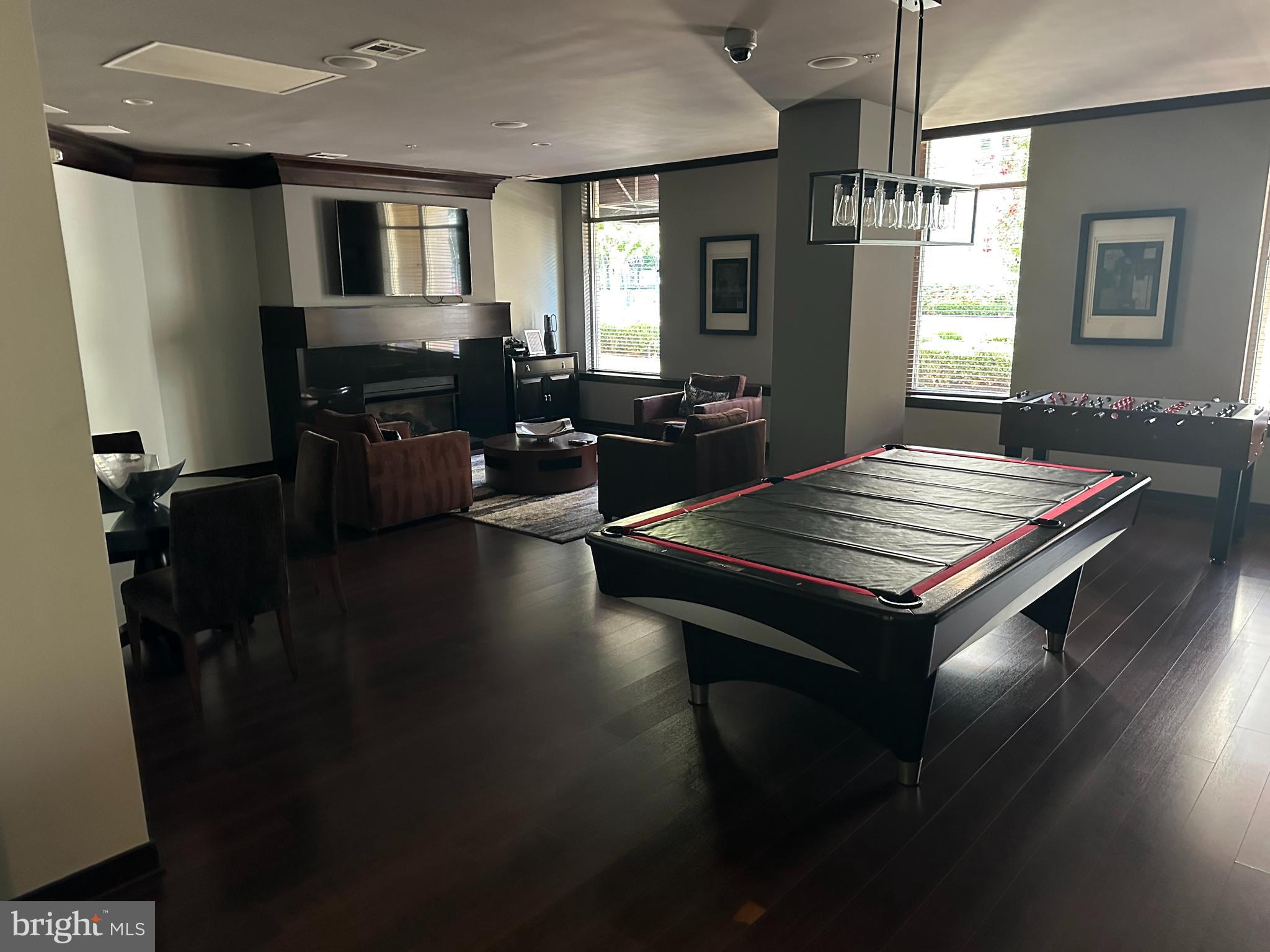 SAVOY AT RESTON TOWN CENTER - Residential