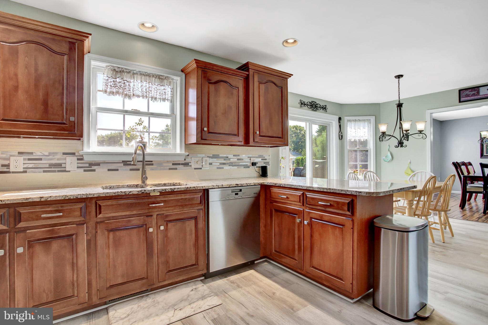SOUTHGATE MANOR - Residential