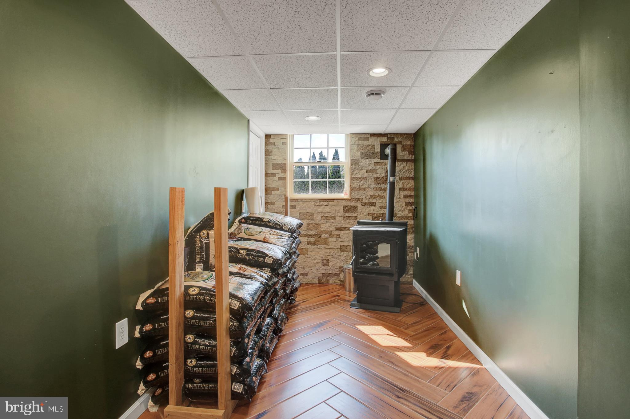 SOUTHGATE MANOR - Residential