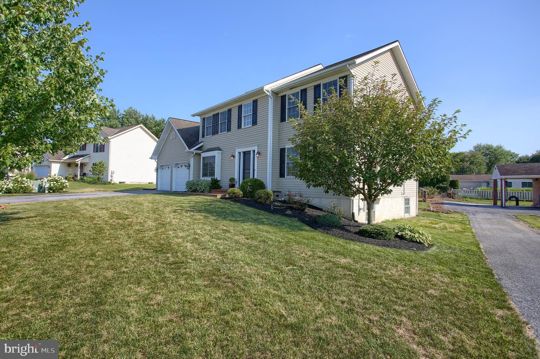 SOUTHGATE MANOR - Residential
