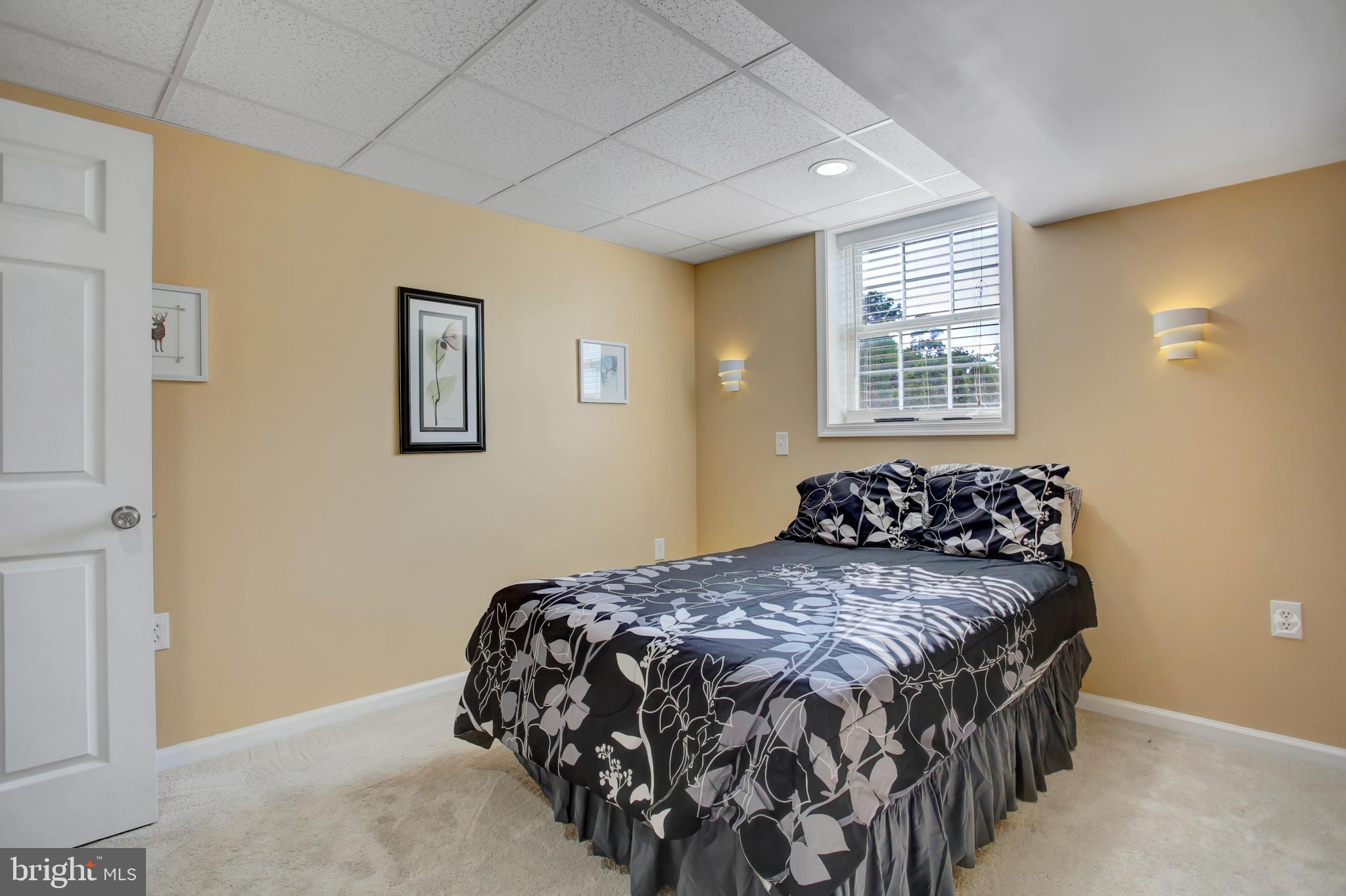 SOUTHGATE MANOR - Residential