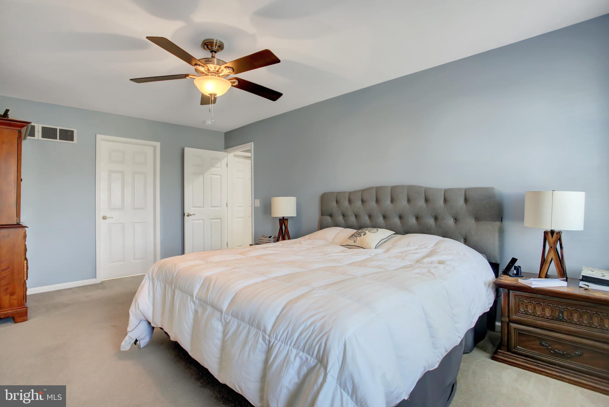 SOUTHGATE MANOR - Residential