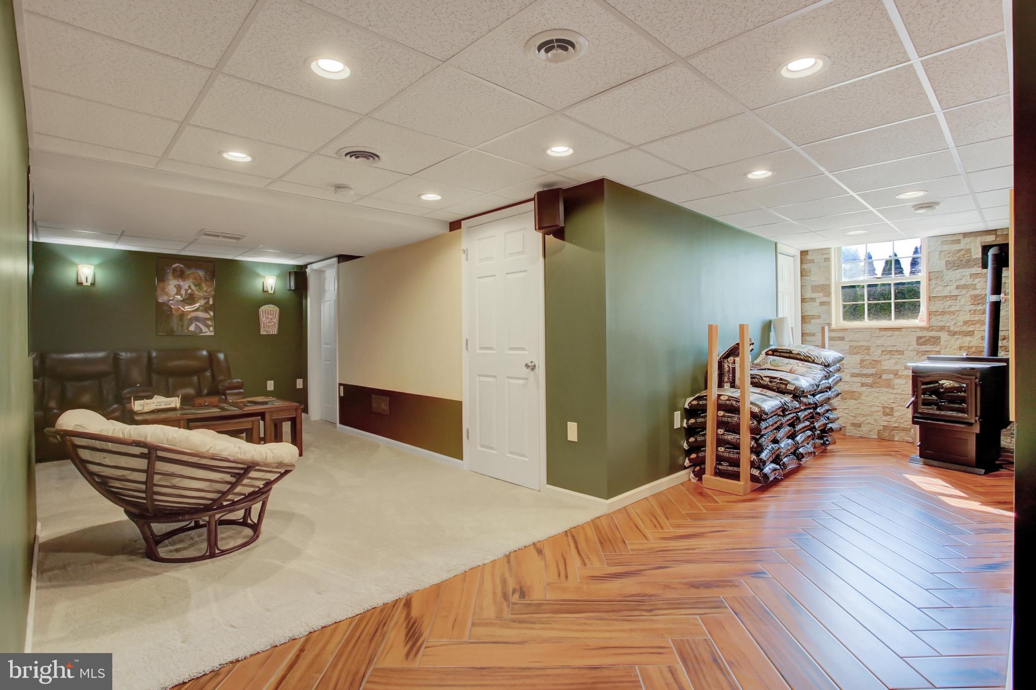 SOUTHGATE MANOR - Residential