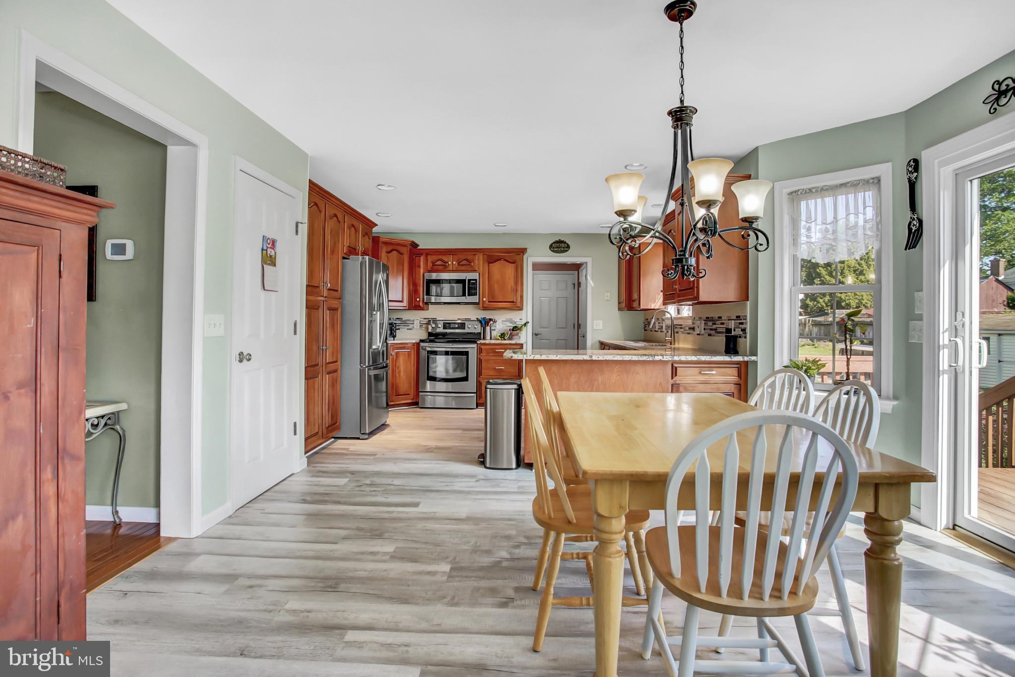 SOUTHGATE MANOR - Residential