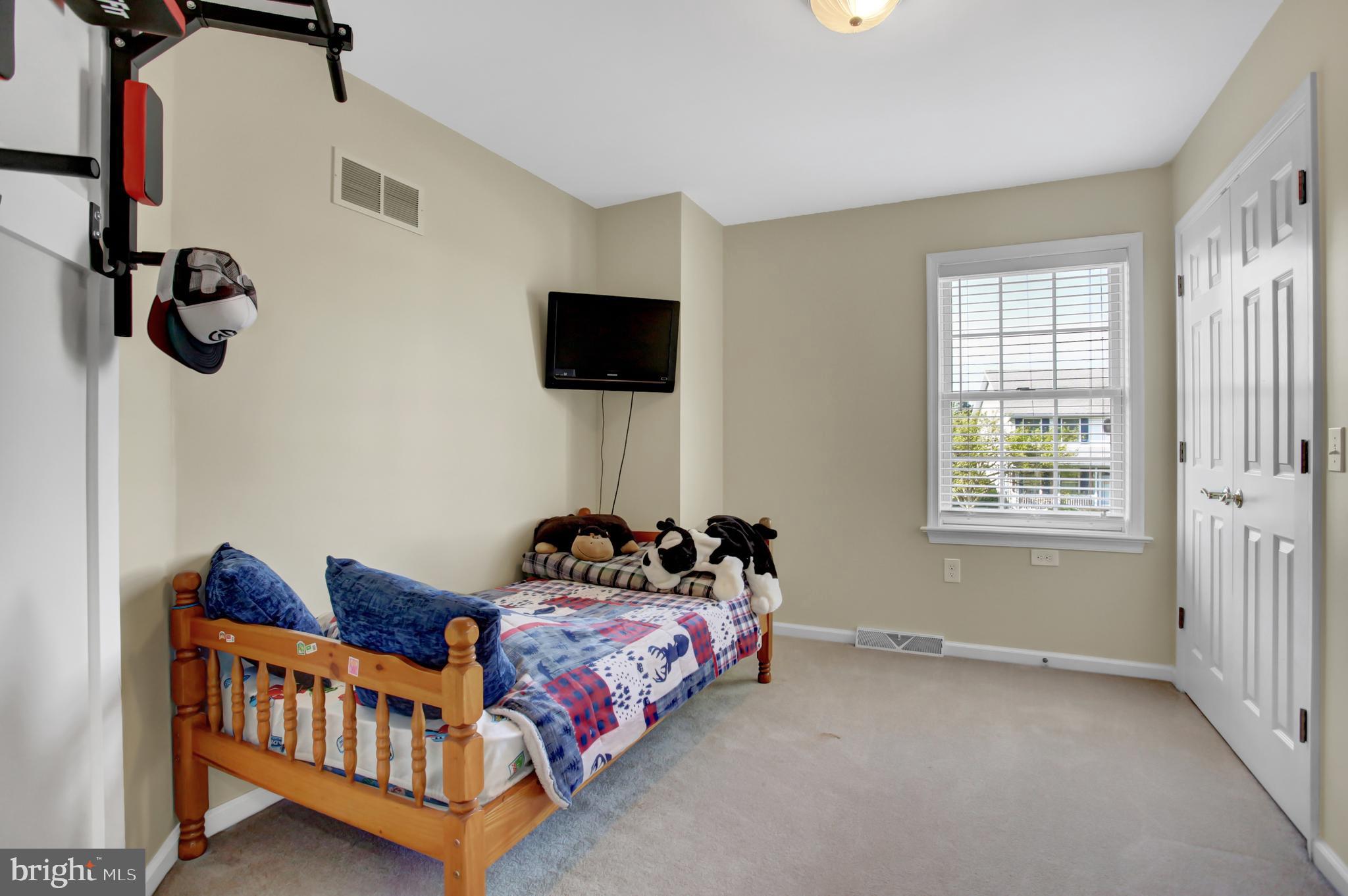 SOUTHGATE MANOR - Residential