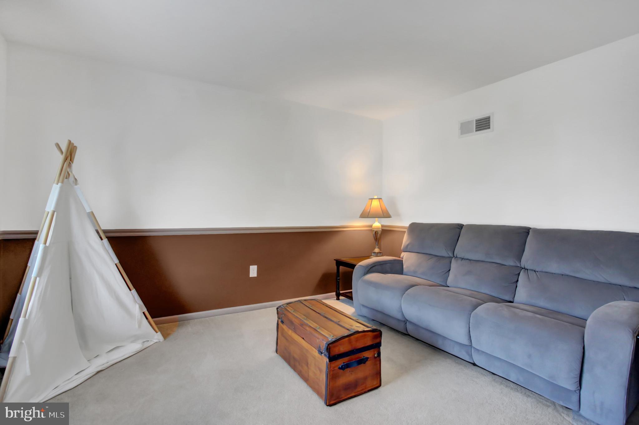 SOUTHGATE MANOR - Residential