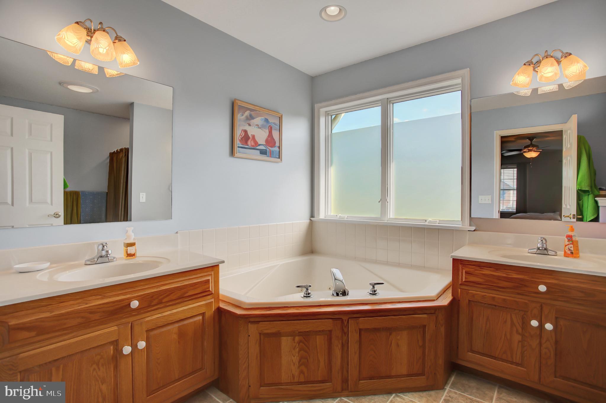 SOUTHGATE MANOR - Residential