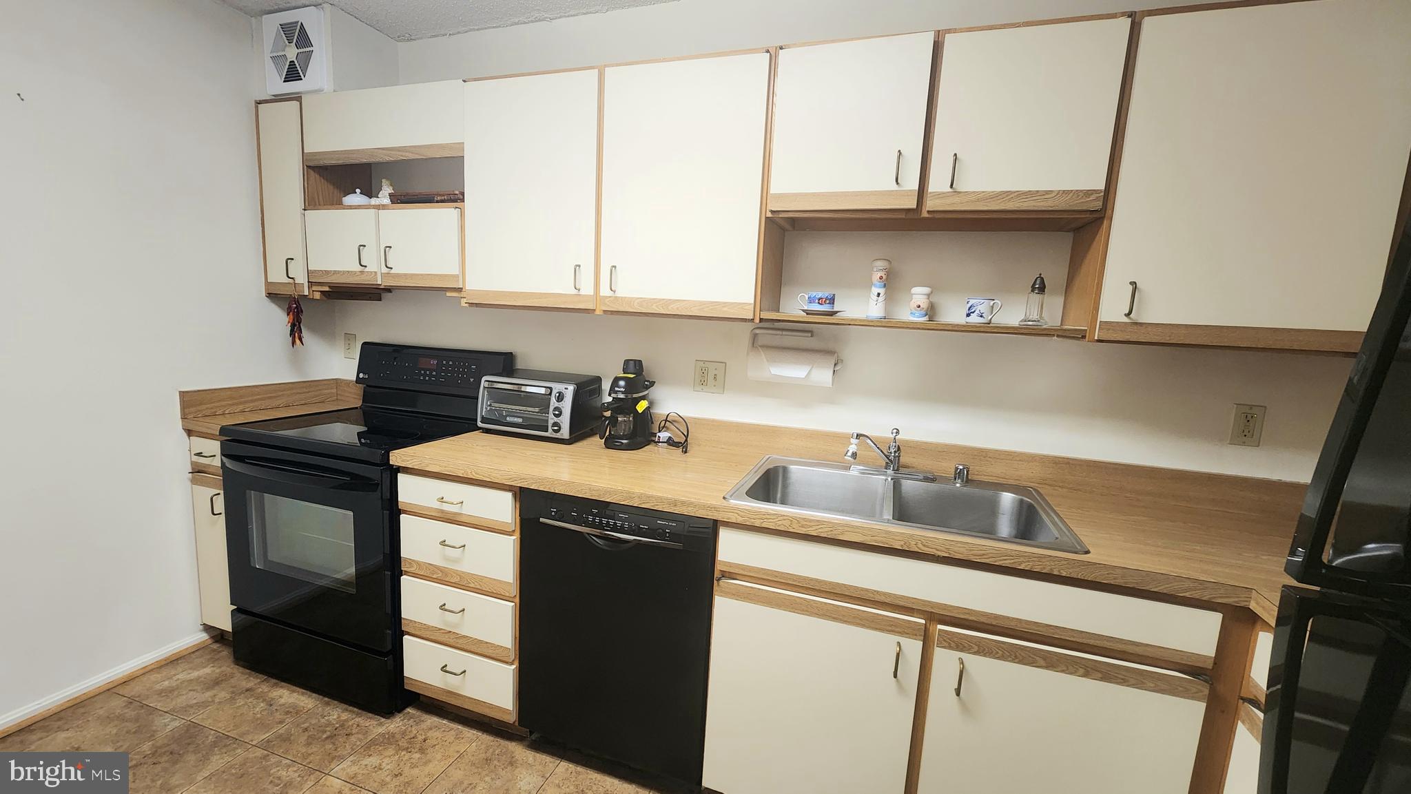 GREENS AT LEISURE WORLD - Residential