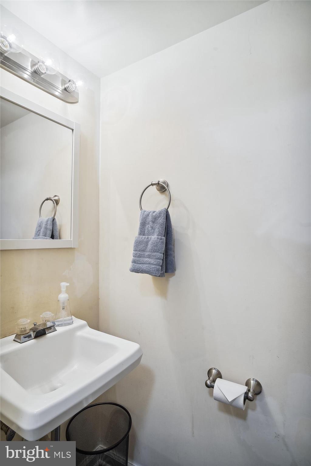 MIDDLEBROOK COMMONS - Residential