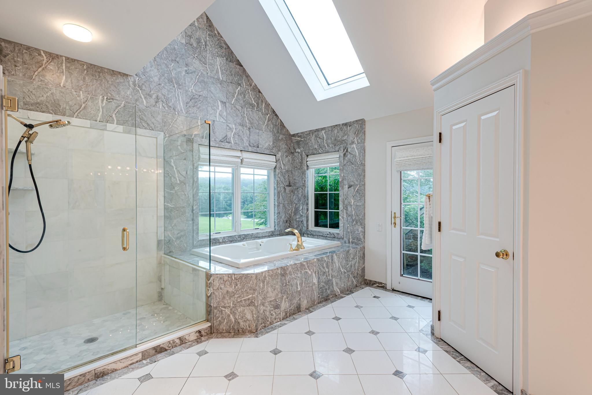 PINE CREEK - Residential