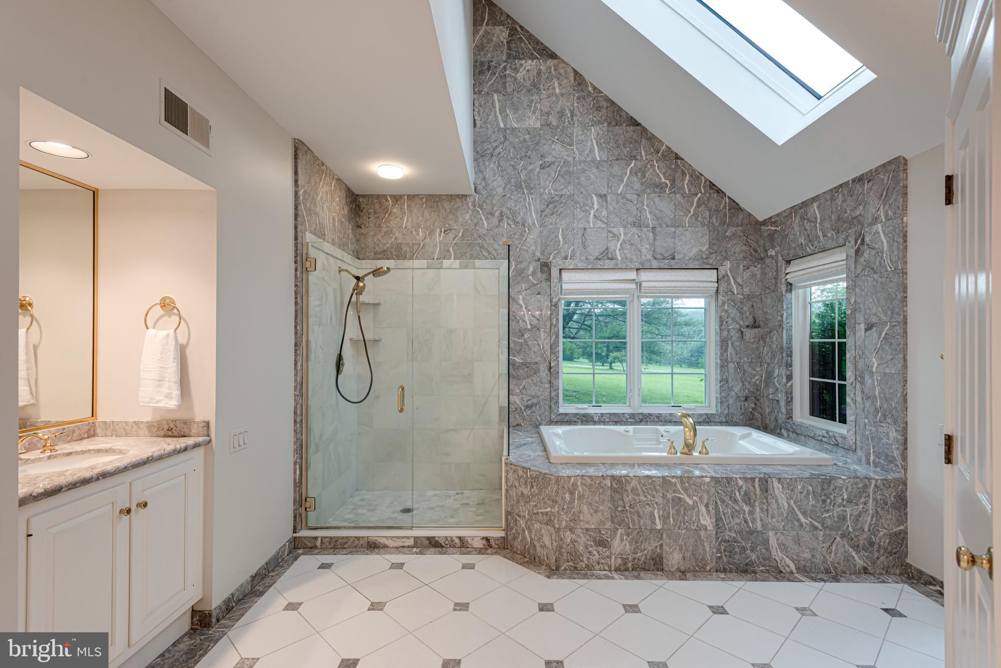 PINE CREEK - Residential