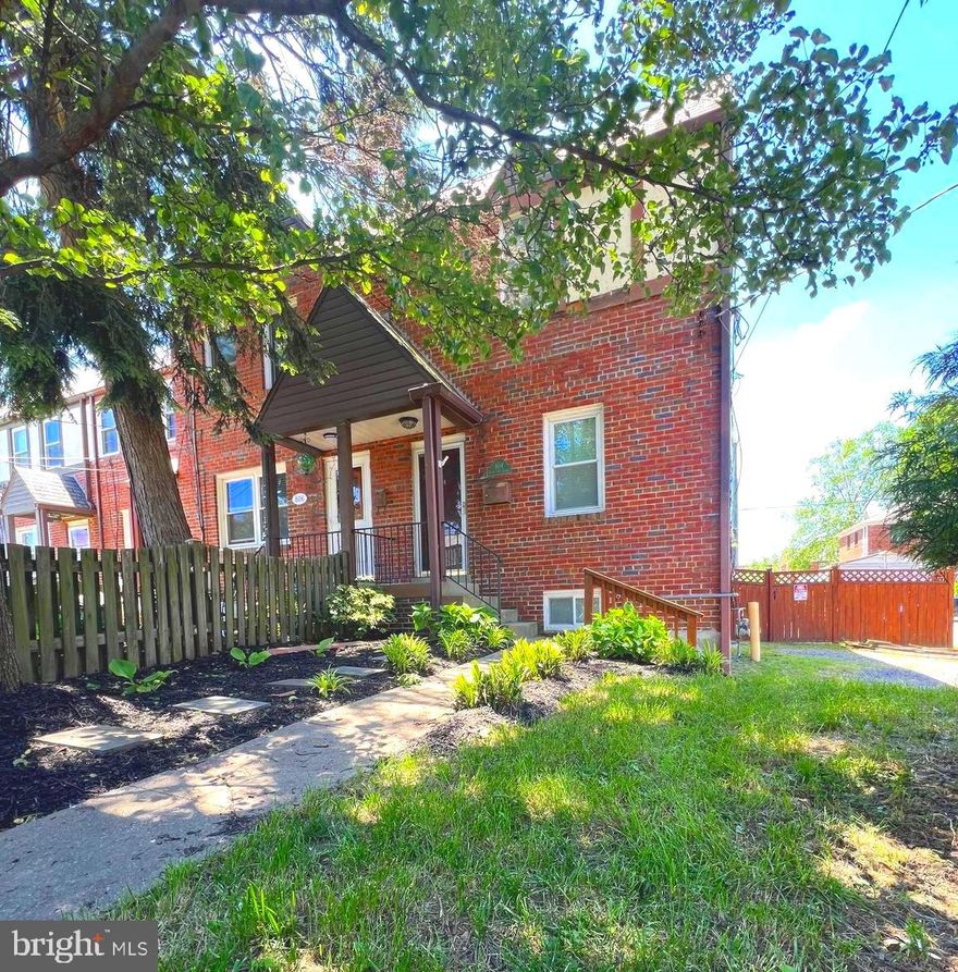 Welcome to 804 S Ode Street — a Charming End-Unit Row Home in Foxcroft Heights just steps from Joint Base Myer–Henderson Hall and a 10-minute walk to the Pentagon.

This light-filled home offers comfort, convenience, and character. The updated kitchen features granite countertops, stainless steel appliances, and freshly painted interiors. The hardwood floors flow throughout the main and upper levels, with plush carpeting in the fully finished lower level.

Upstairs you'll find 2 bedrooms with built-in closets and 1 full bath. The spacious basement, complete with an egress window and full bath, offers flexibility as a third bedroom, guest suite, recreation room or home office.  

Step outside to a large fully fenced-in private yard, a generous patio perfect for entertaining, and rare off-street parking for up to 3 cars. Located in a peaceful, well-connected neighborhood close to Columbia Pike, Clarendon, Shirlington, Crystal City, Pentagon City, and just one exit from Washington, D.C..

Recent updates include freshly painted, new HVAC, new washer & dryer, new microwave, updated lower level bathroom, relined chimney and recessed lighting.