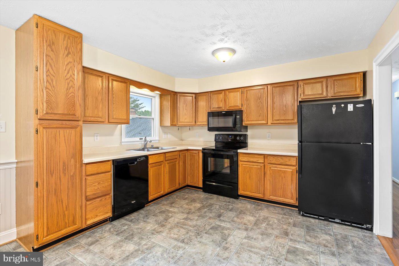 RIVERVIEW ESTATES - Residential