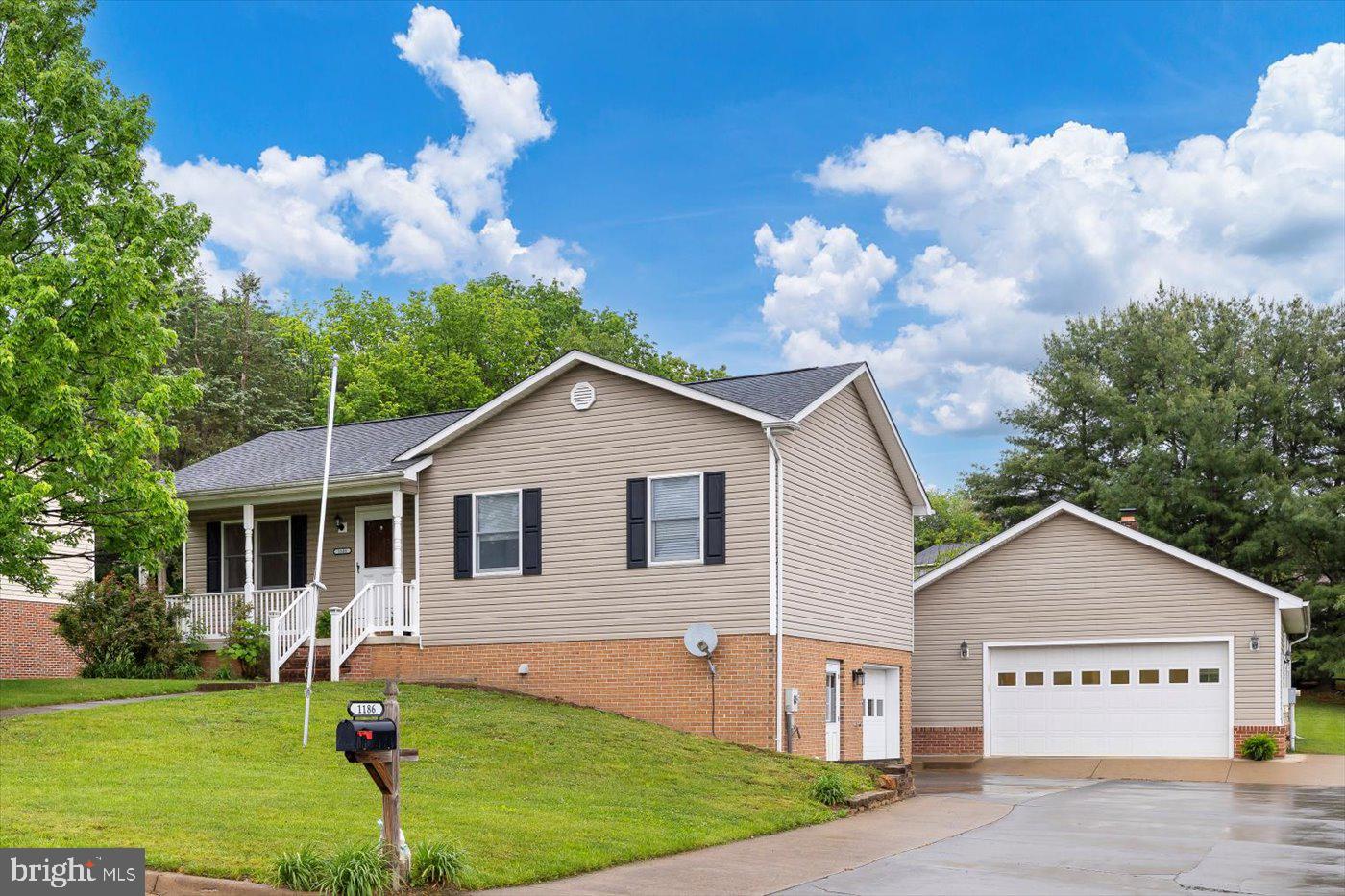 RIVERVIEW ESTATES - Residential