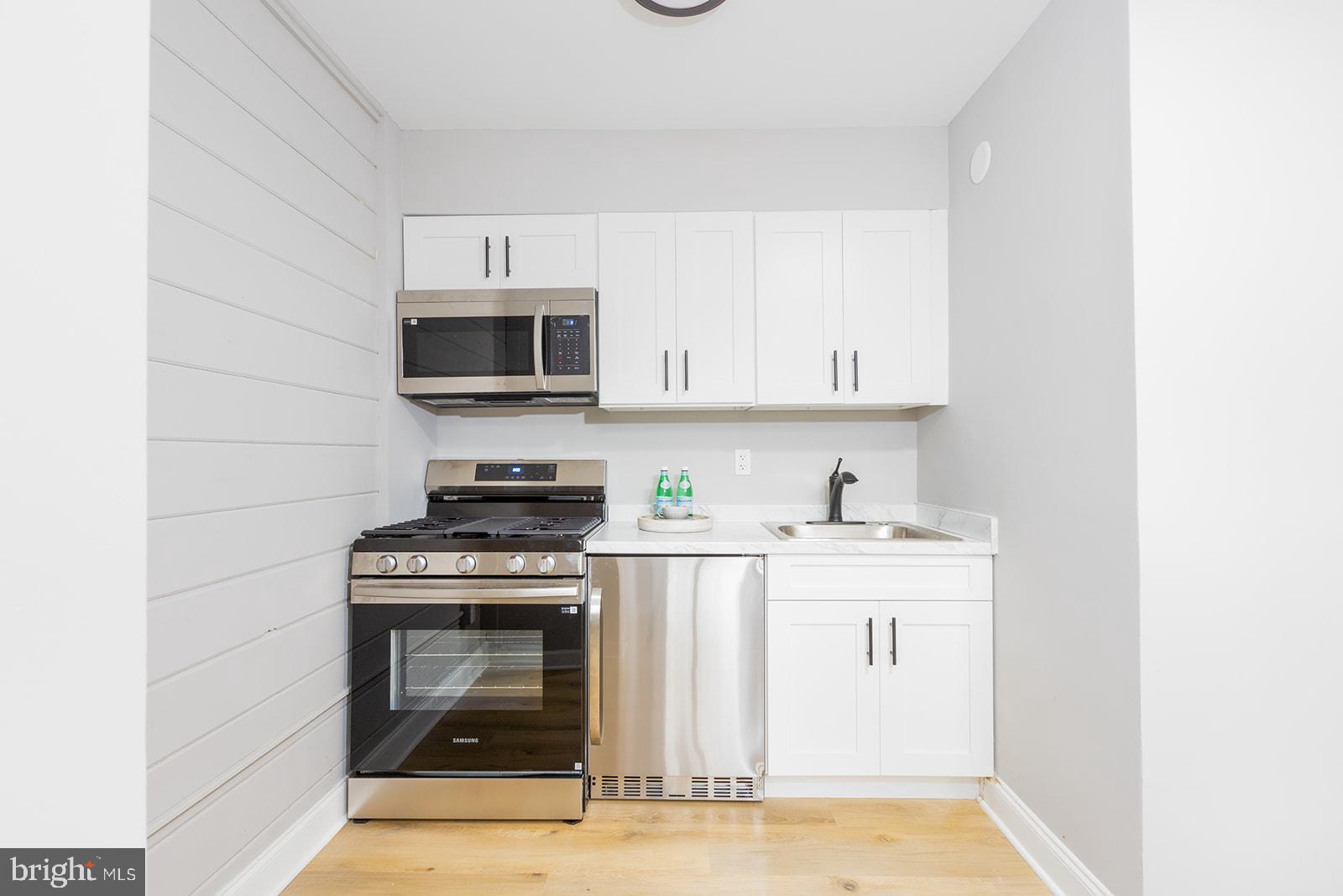 ROLLING RIDGE - Residential