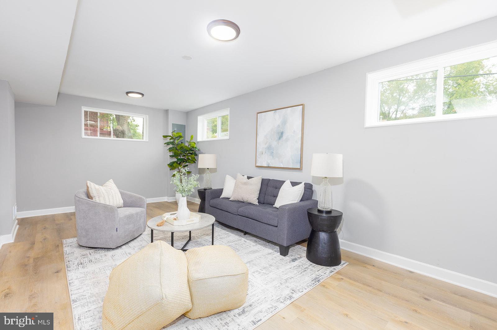 ROLLING RIDGE - Residential