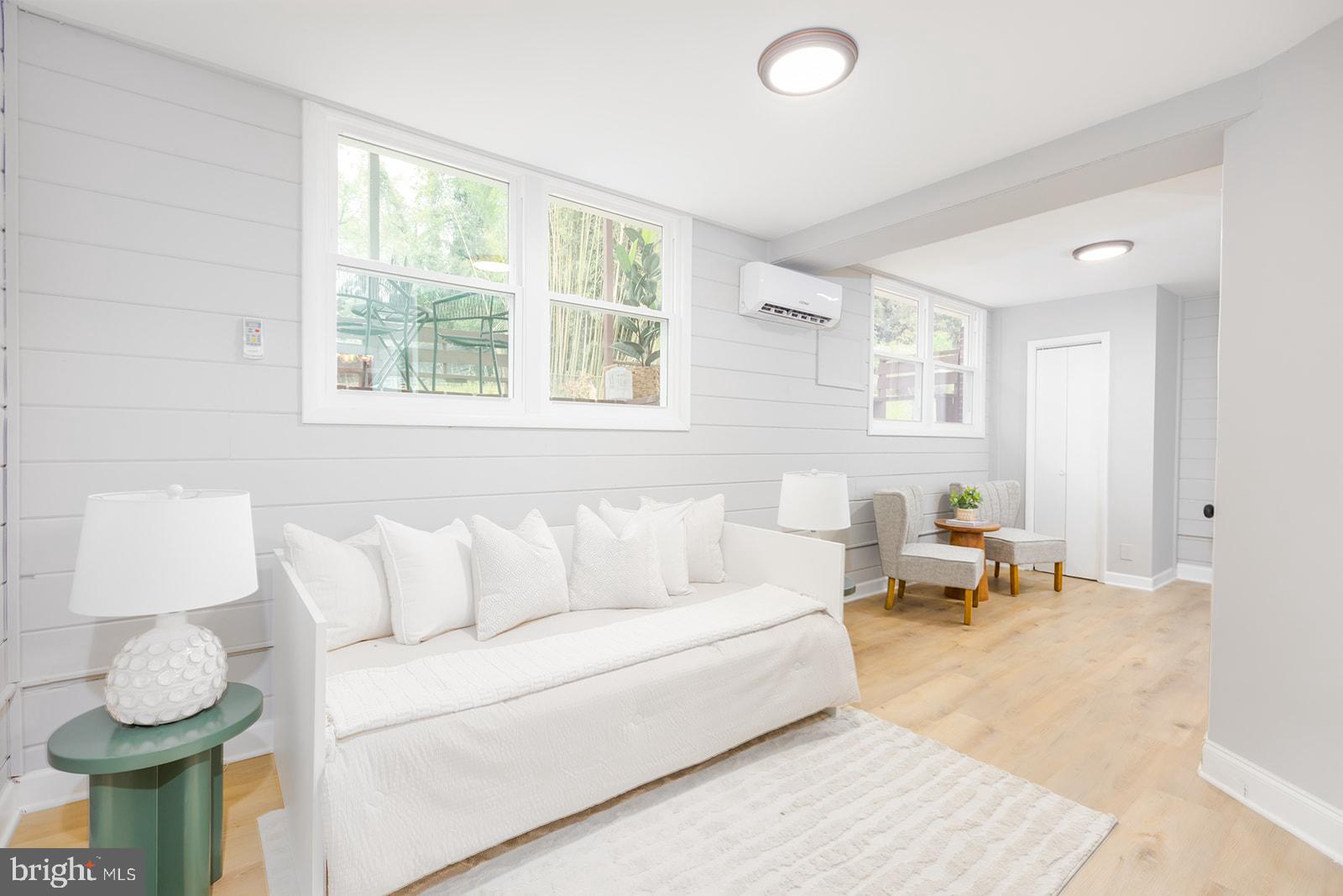 ROLLING RIDGE - Residential