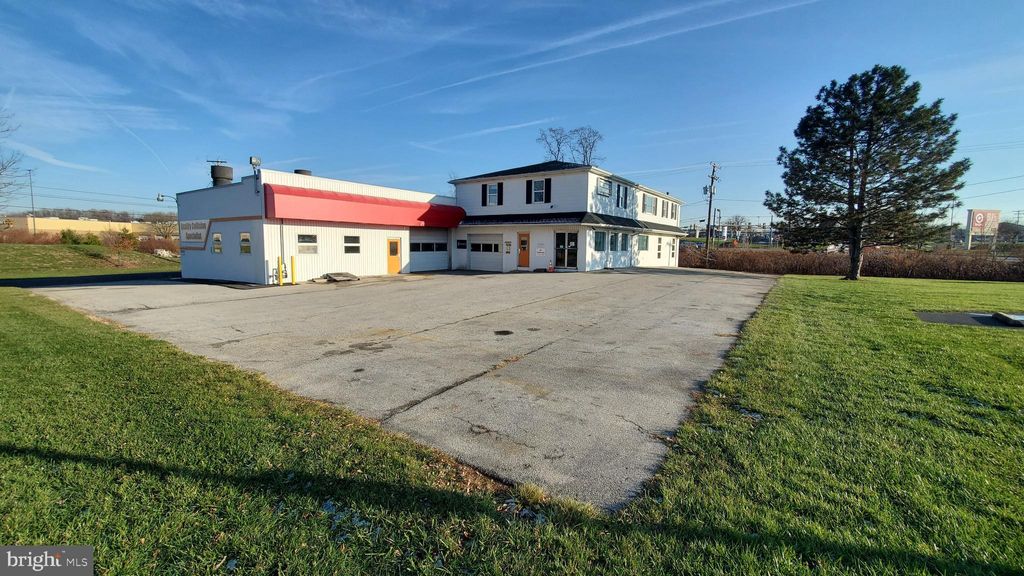 Photo of 1475 Carlisle Road, YORK, PA 17408 (MLS # PAYK2094124)