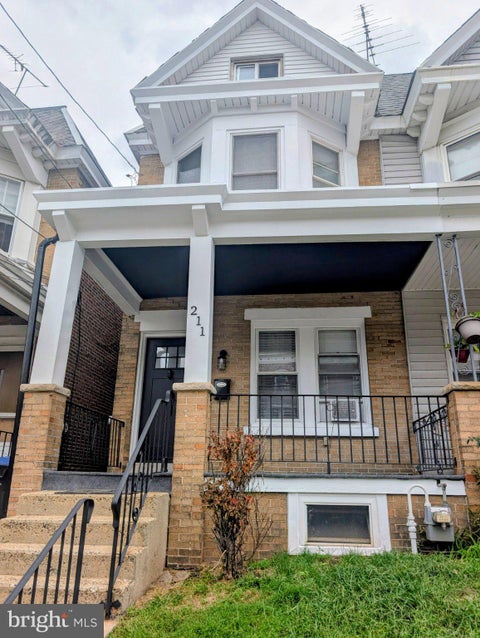 Townhouse For Sale - 211 Chain Street<br/> NORRISTOWN, PA 19401