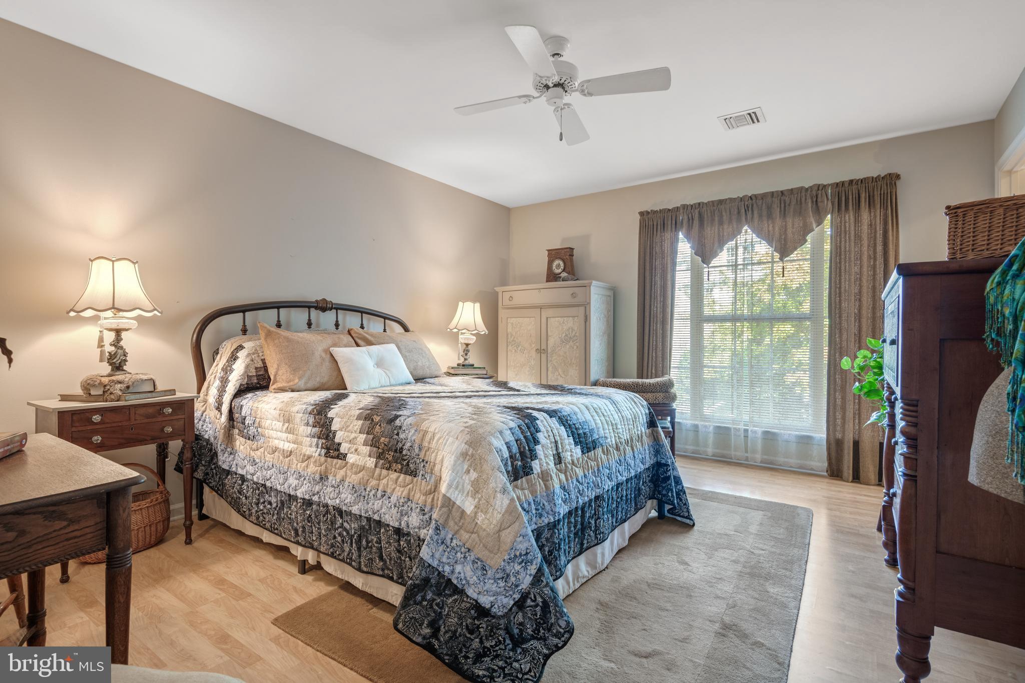 COUNTRY PLACE - Residential