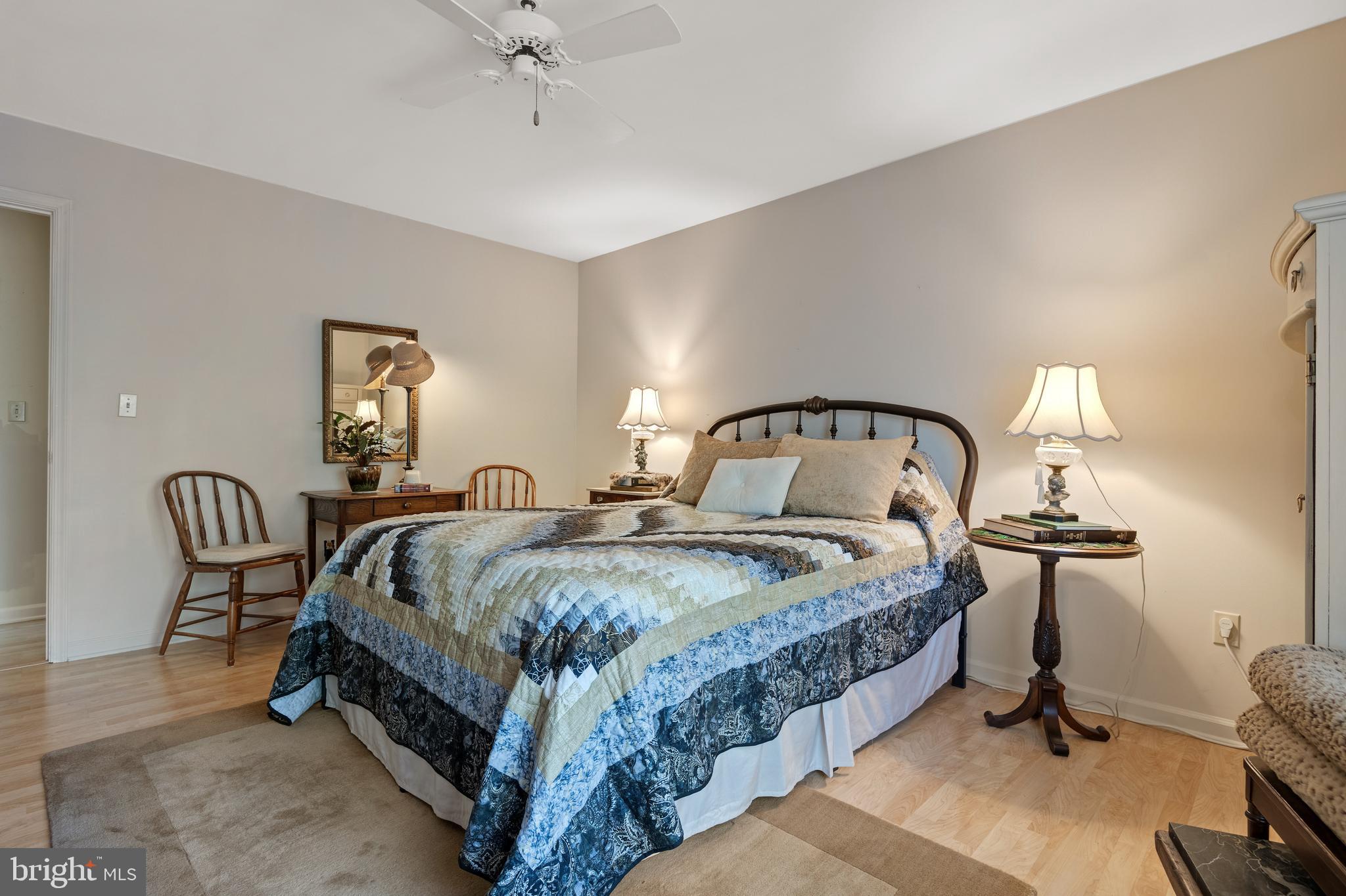 COUNTRY PLACE - Residential