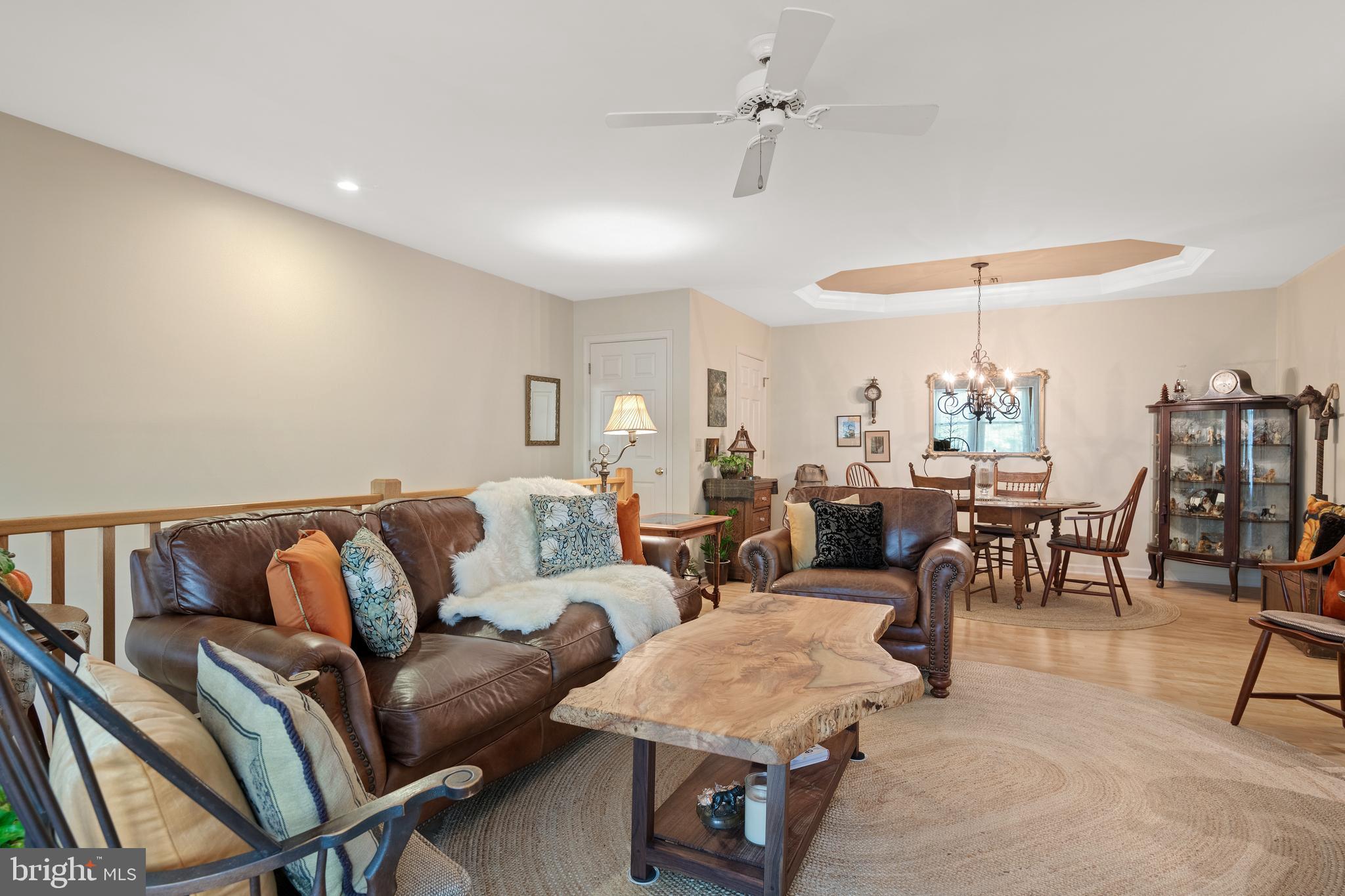 COUNTRY PLACE - Residential