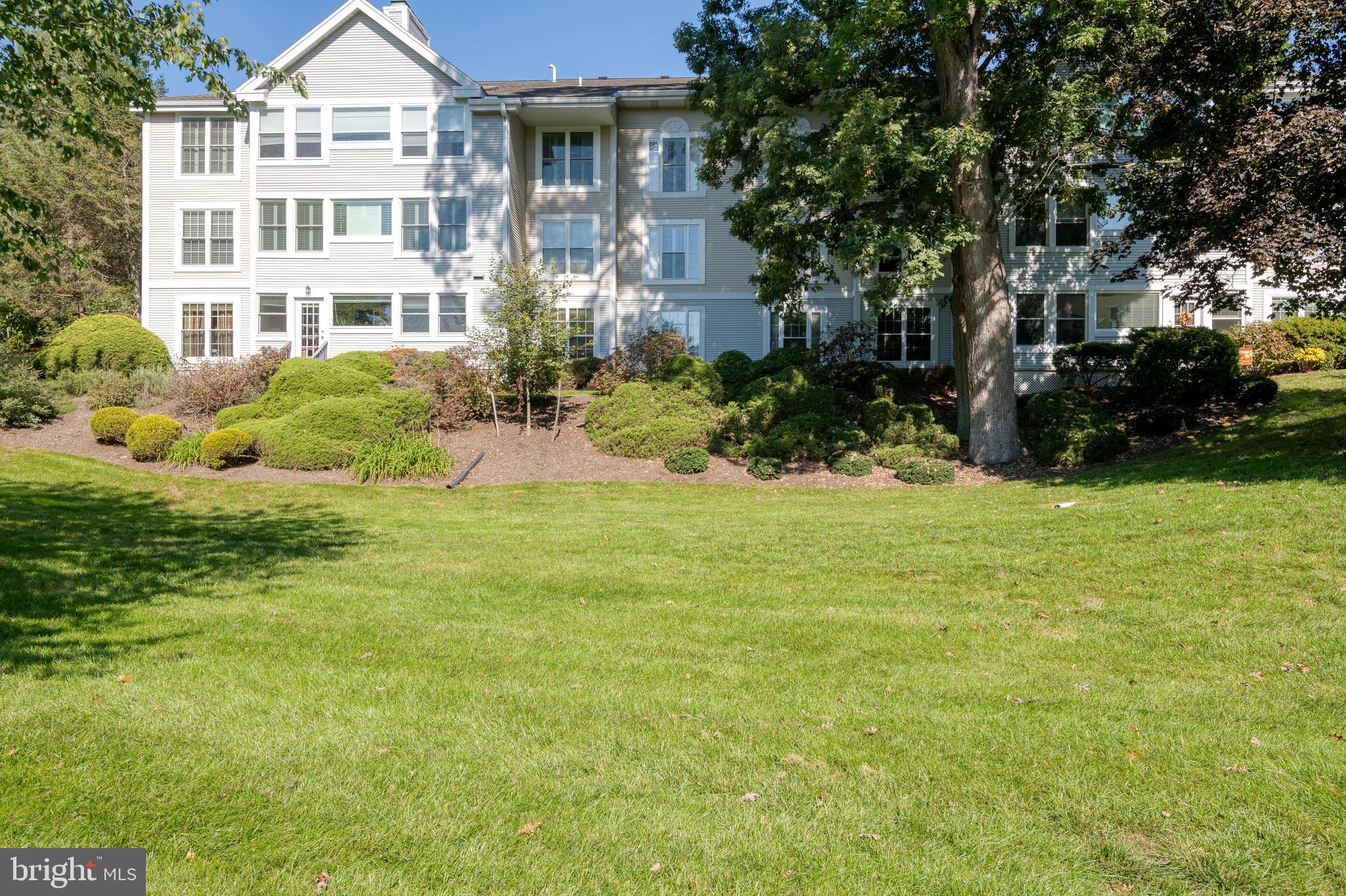 COUNTRY PLACE - Residential