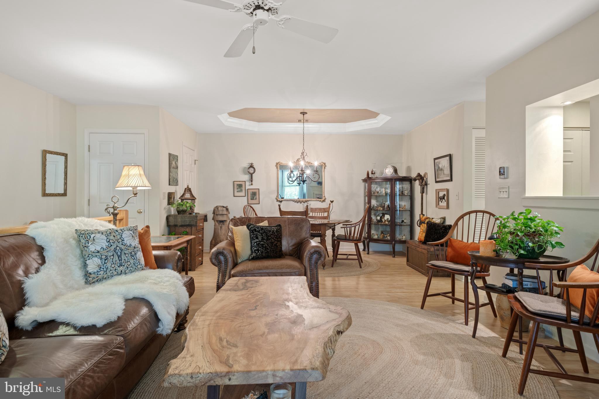 COUNTRY PLACE - Residential