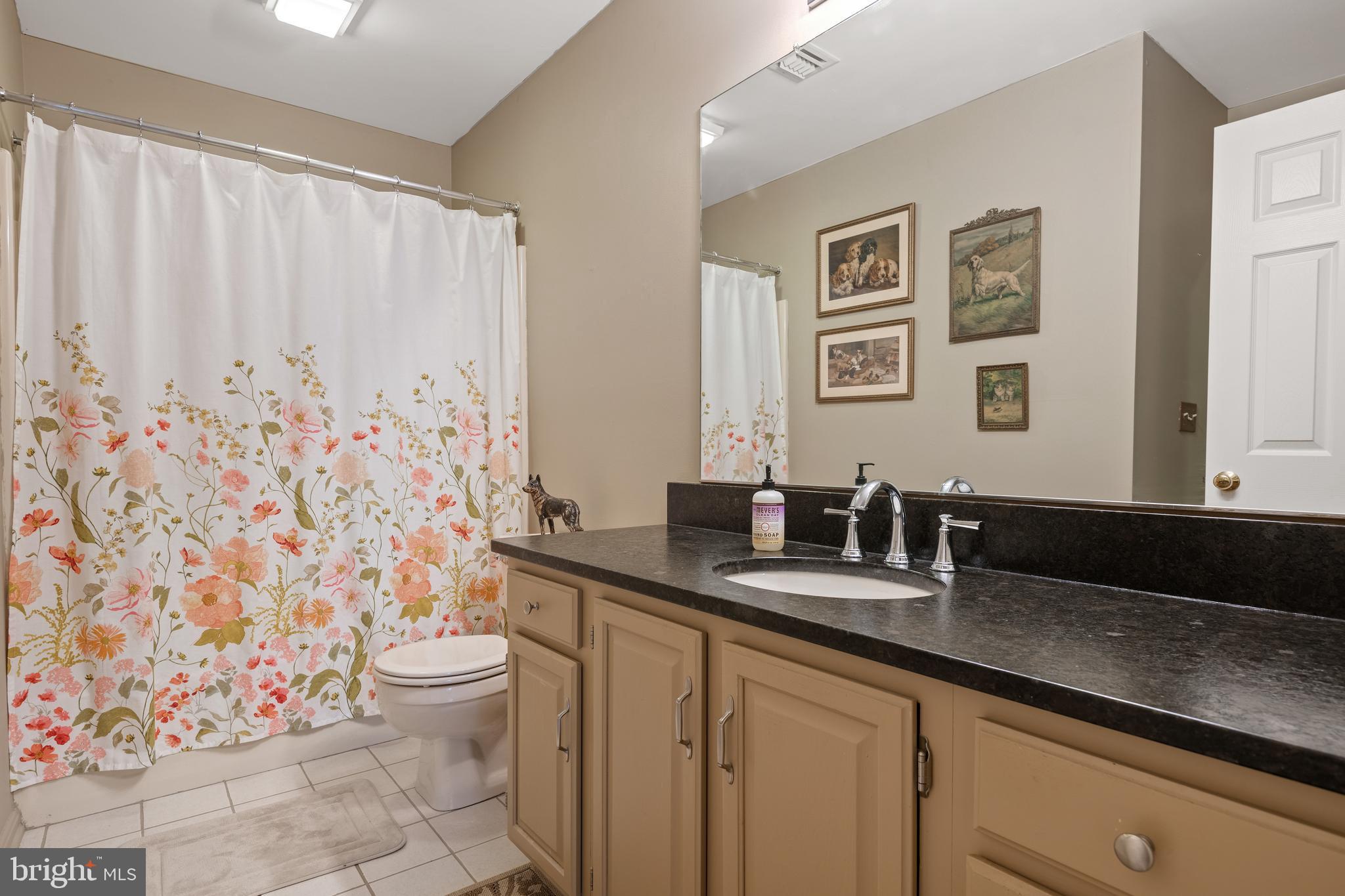 COUNTRY PLACE - Residential