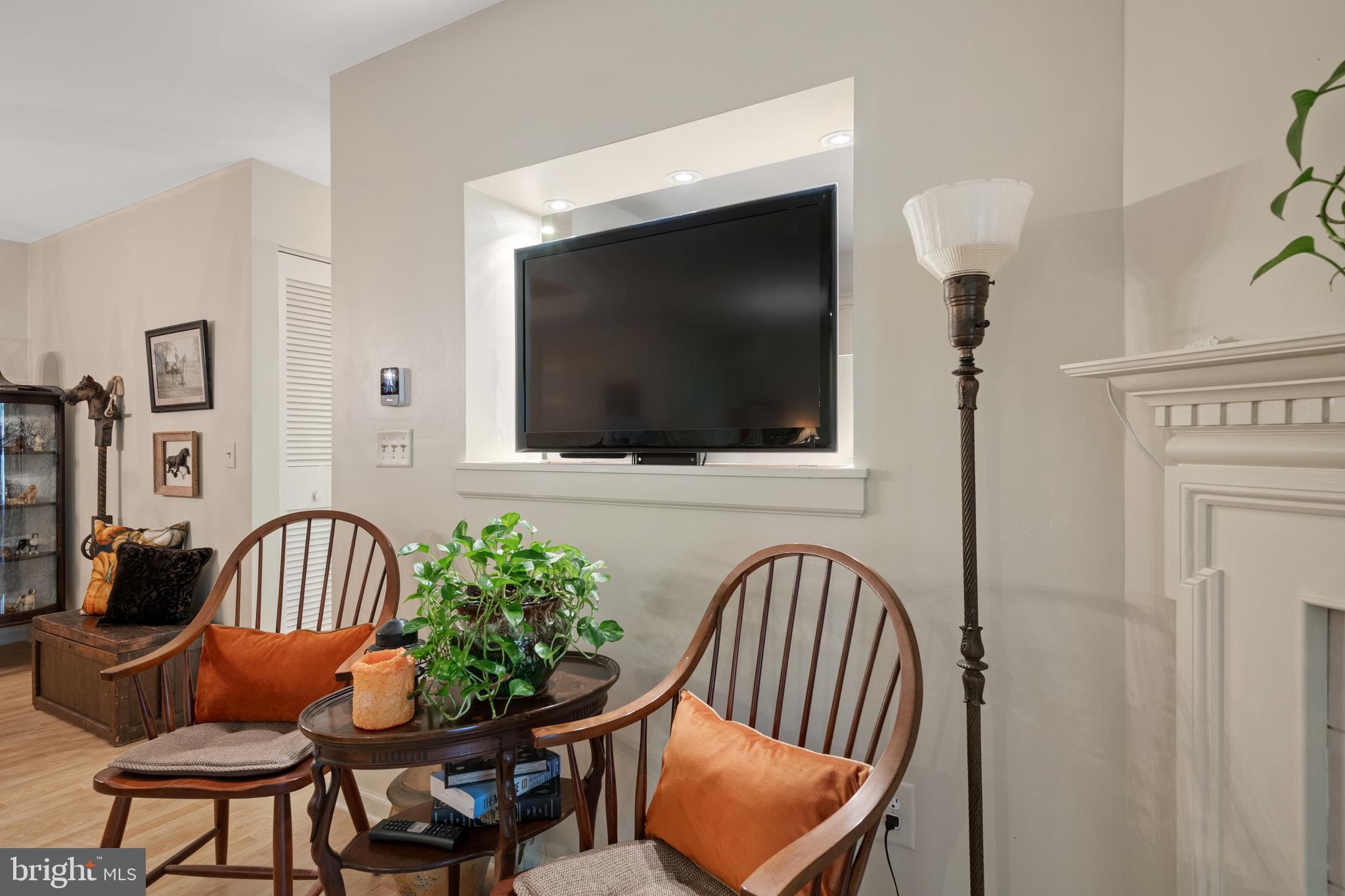 COUNTRY PLACE - Residential