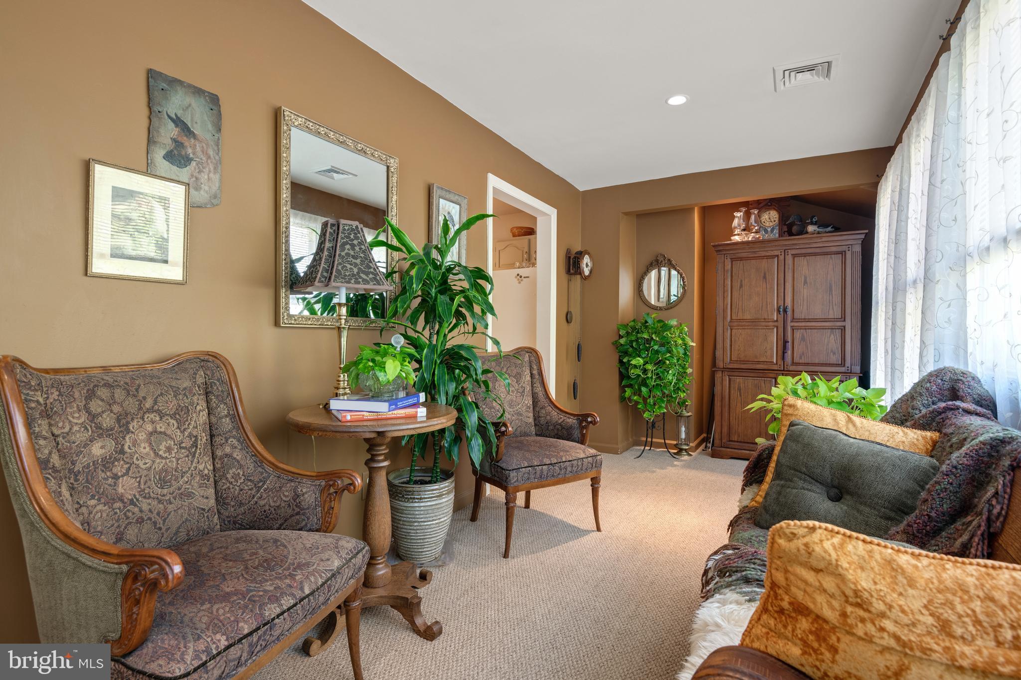 COUNTRY PLACE - Residential