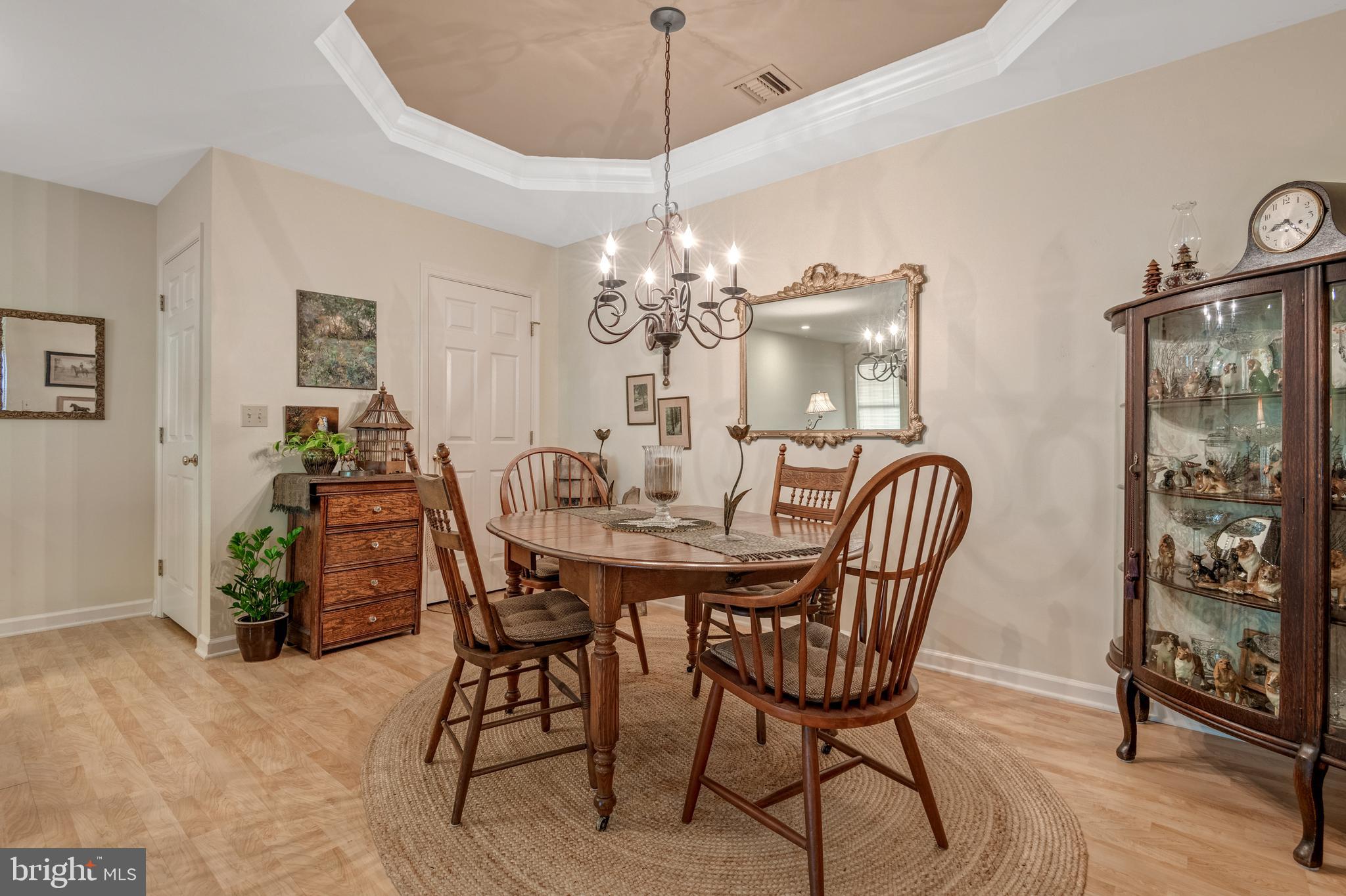 COUNTRY PLACE - Residential