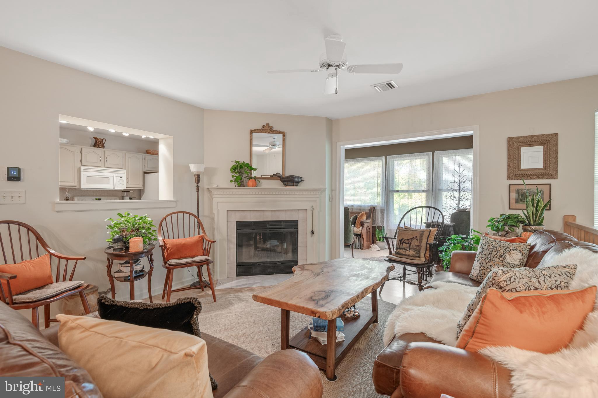 COUNTRY PLACE - Residential