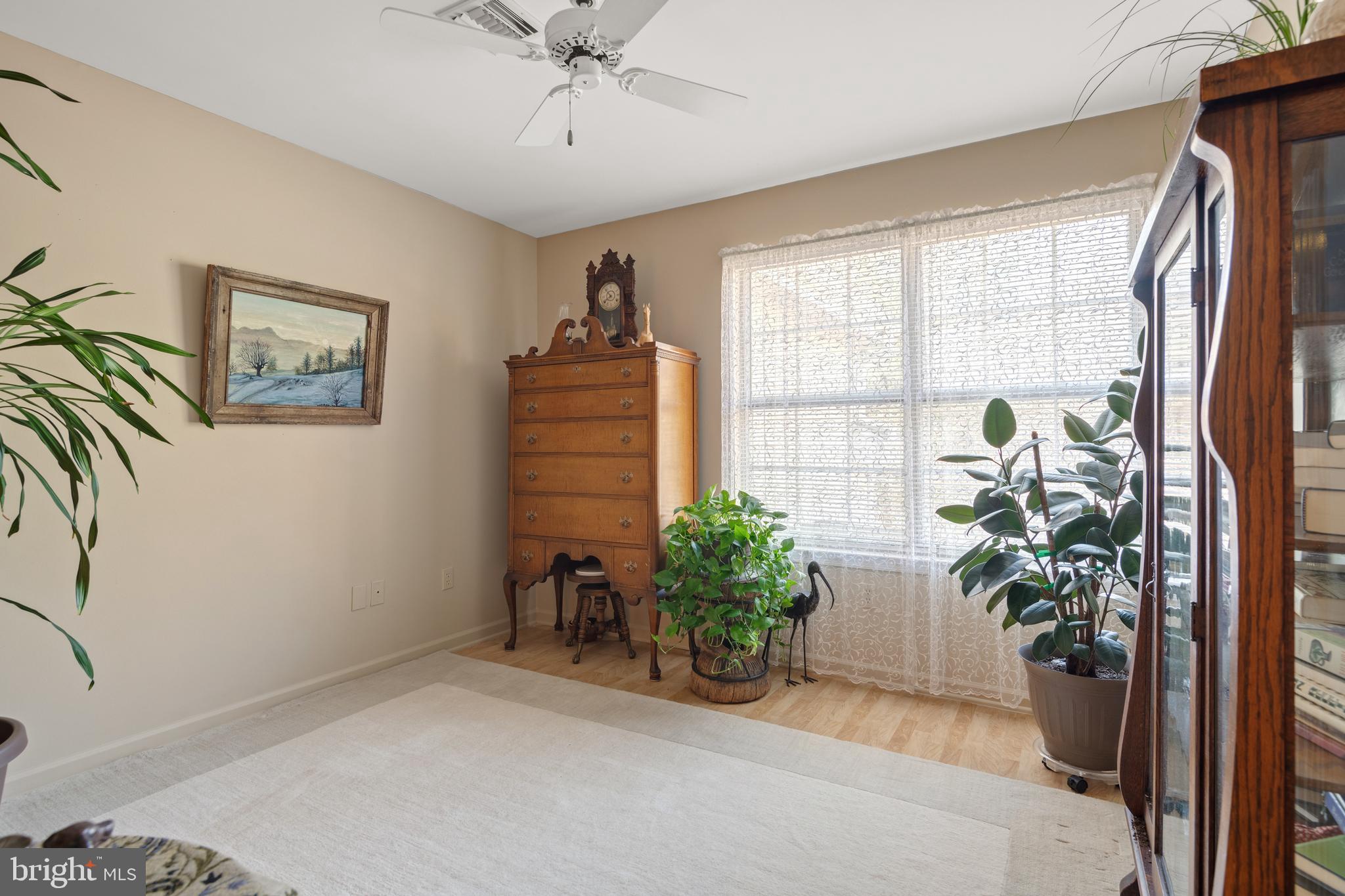 COUNTRY PLACE - Residential