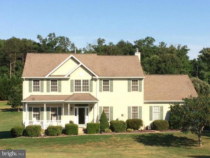 **REDUCED**3800+ SQ FT CUSTOM HOME FEATURING HUGE KIT/FAMILY COMBO,GRANITE,ISLAND W/SEATING,KIT.TABLE SPACE,GAS FIREPLC W/FURNACE,CROWN/CHAIR MOLDING,OFFICE,HARDWOOD FLOORS, CERAMIC TILE,SCREENED PORCH,DECK,POOL,HOT TUB,4 BDRMS,3.5 BA,MB W/CATHEDRAL CEILINGS,REC.ROOM W/BAR,WINE COOLER,KEGERATOR,3 CAR HEATED GARAGE,GENERATOR BACKUP,PELLET STOVE,NEW AC, WELL PUMP & COOKTOP!! COMCAST INTERNET!