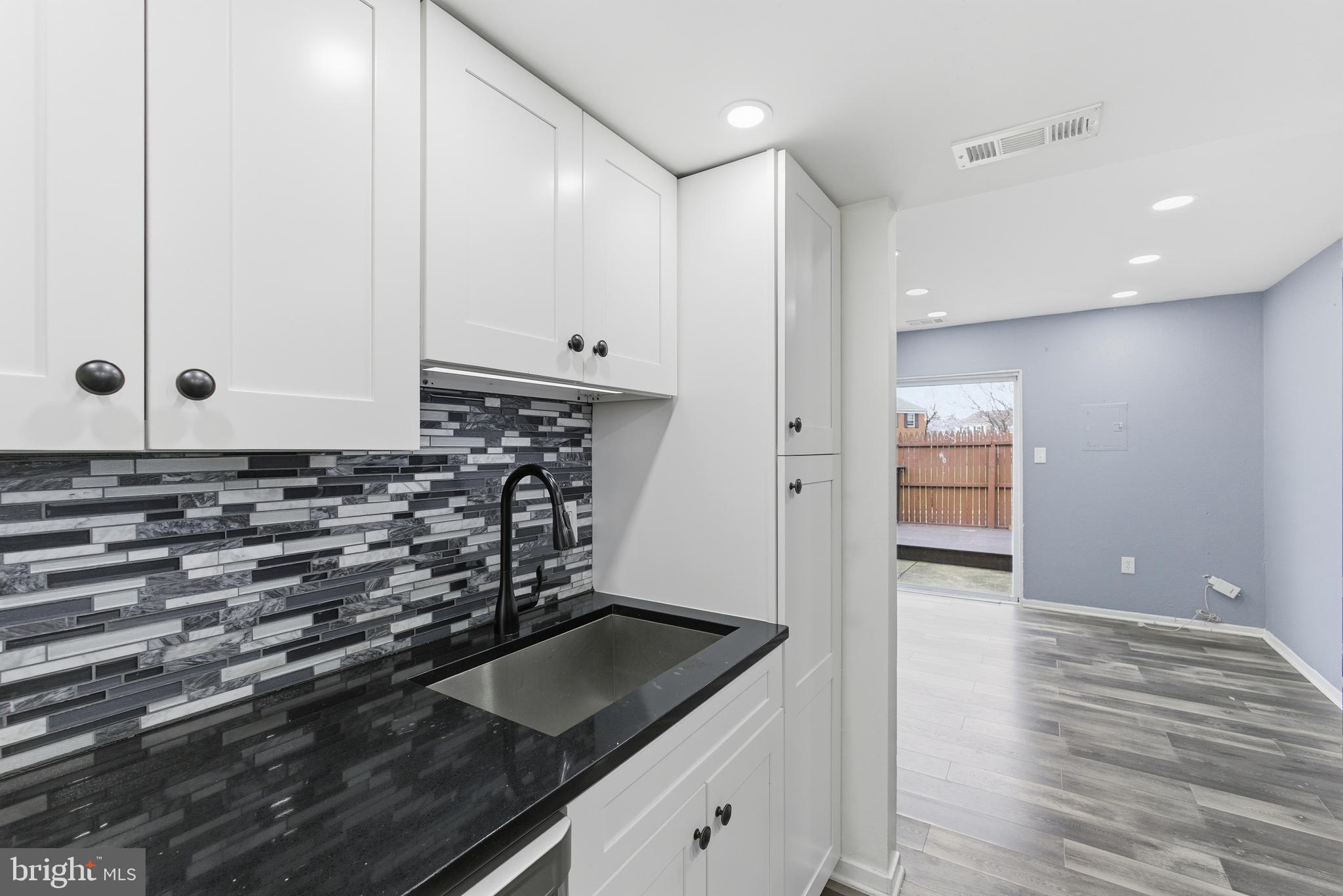 FERNDALE - Residential Lease