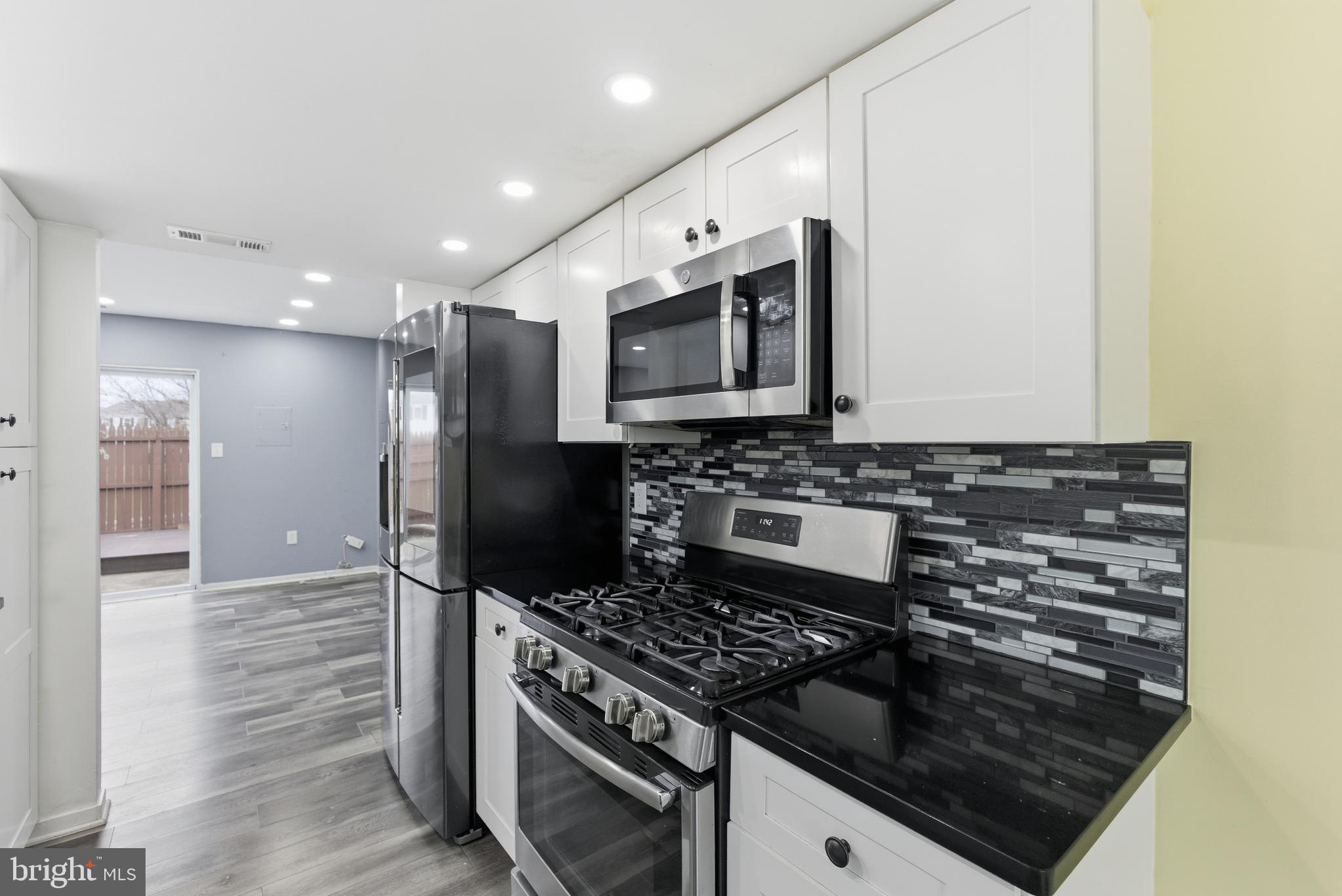 FERNDALE - Residential Lease