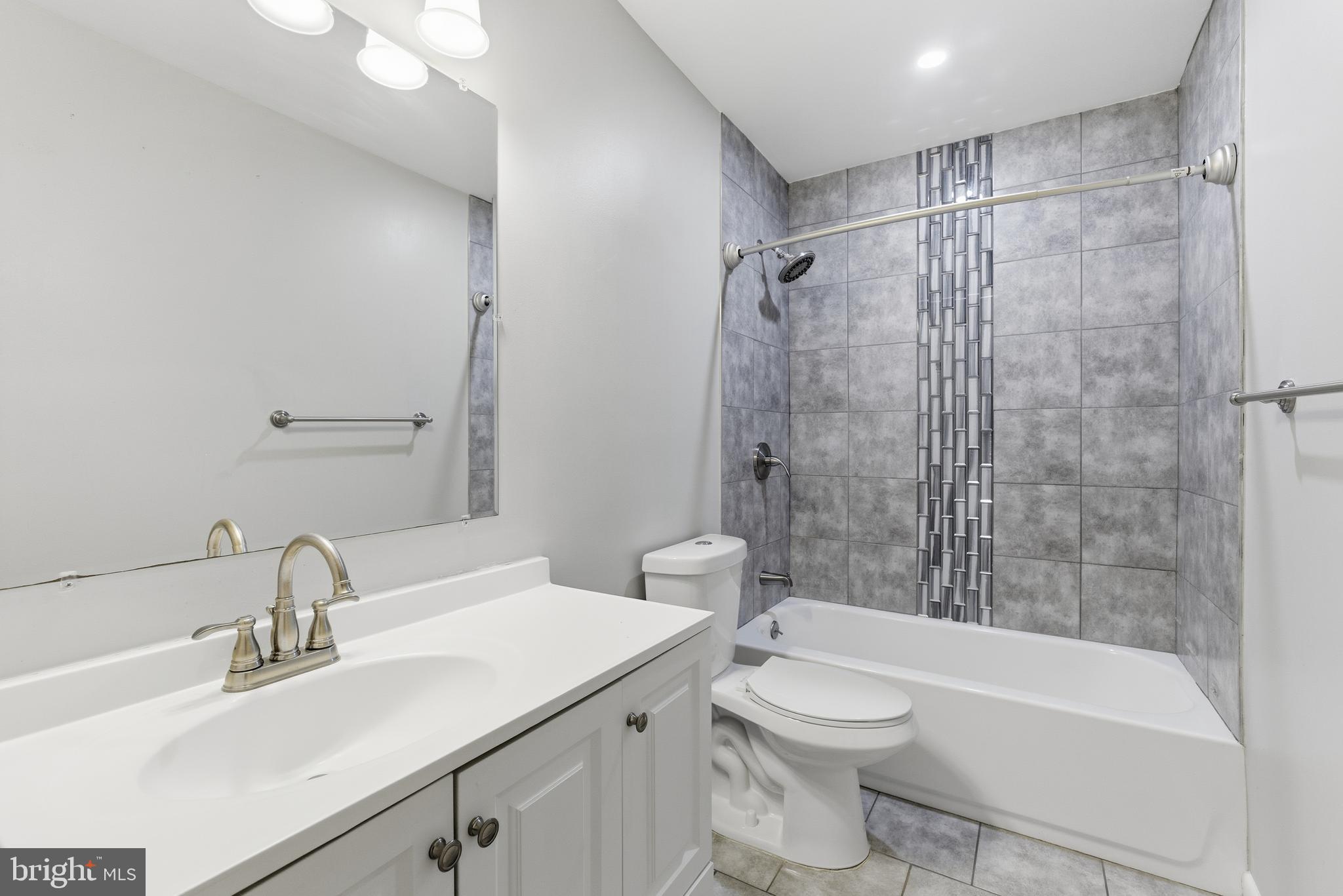 FERNDALE - Residential Lease