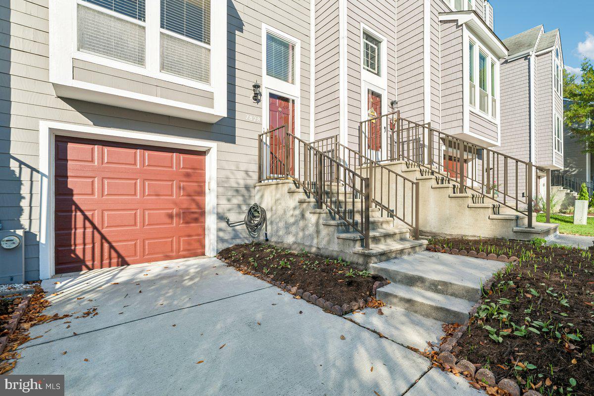 7828 OLD HOLLOW LANE