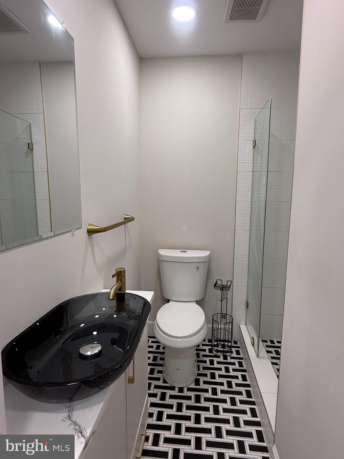 COUNTRY CLUB - Residential