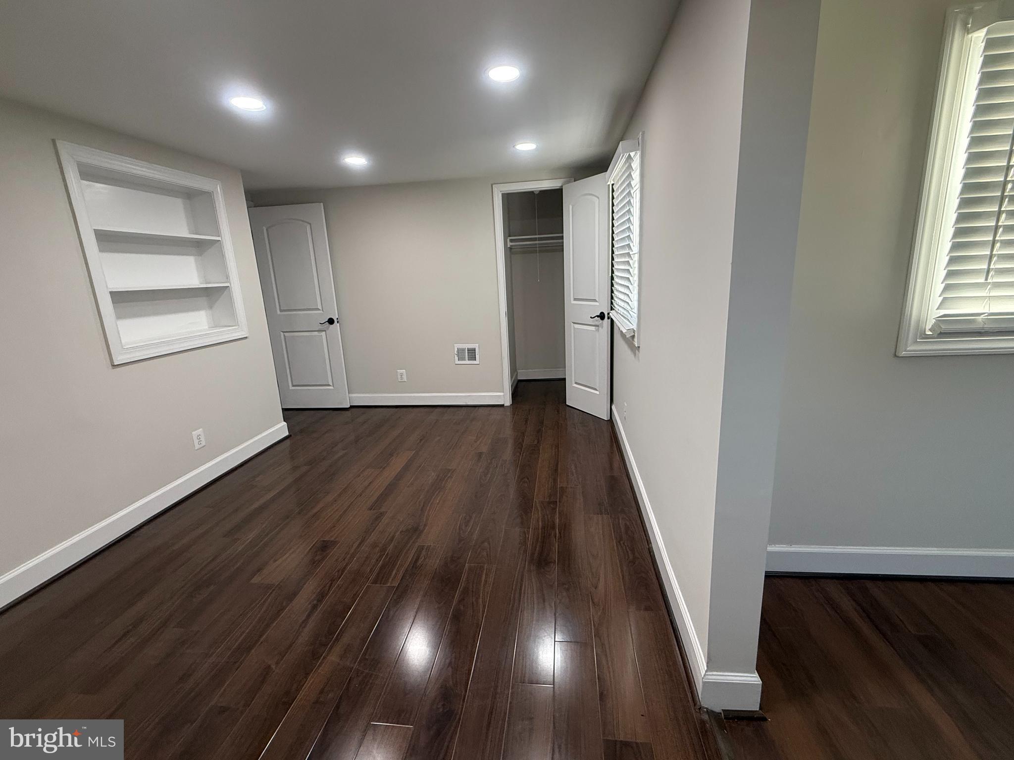 COUNTRY CLUB - Residential