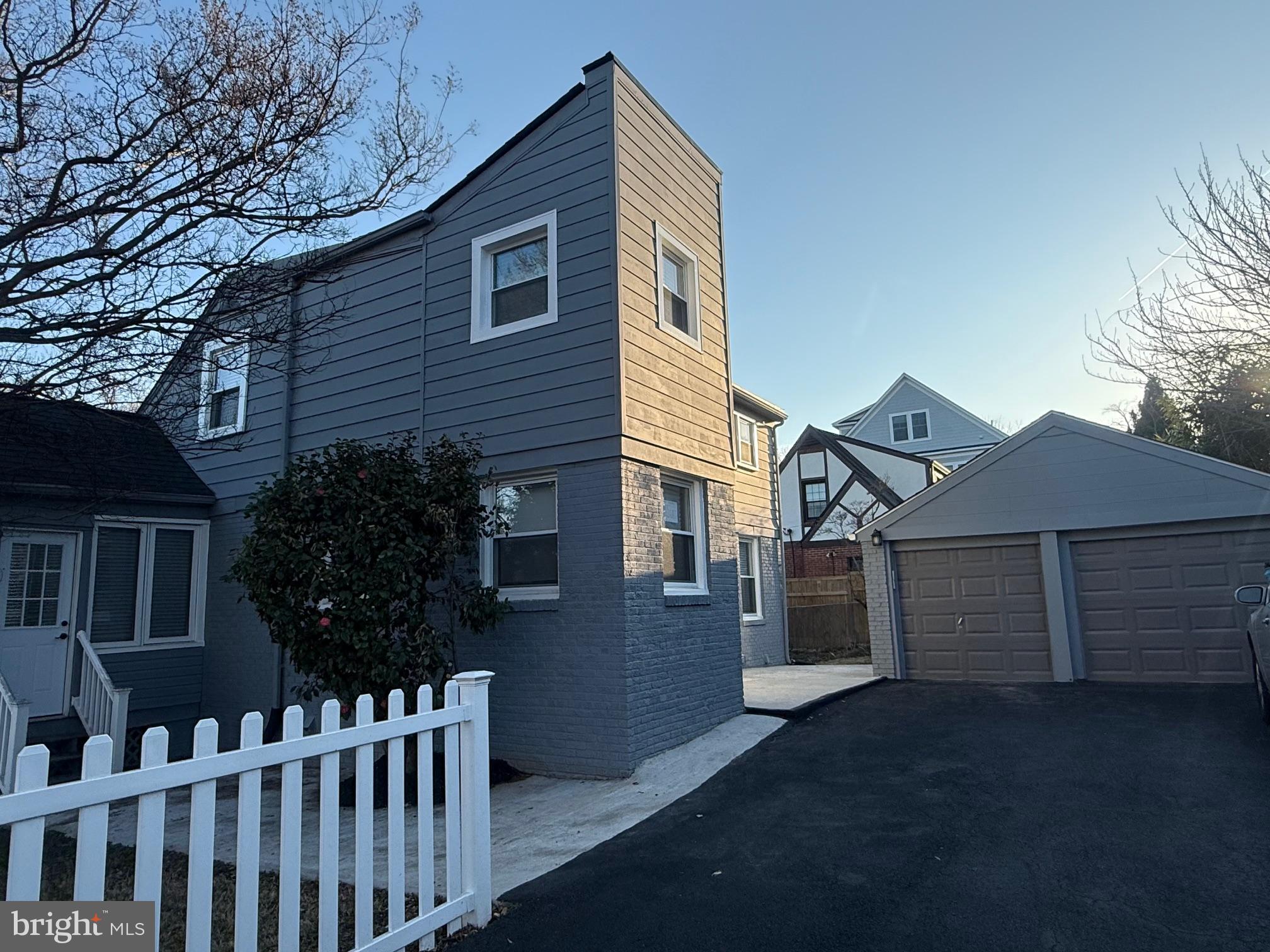 COUNTRY CLUB - Residential