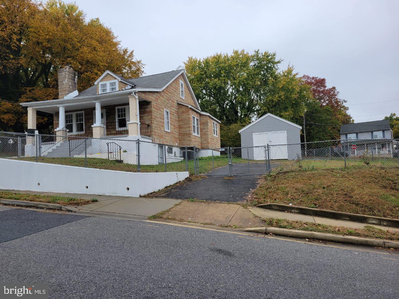 DEANWOOD PARK - Residential