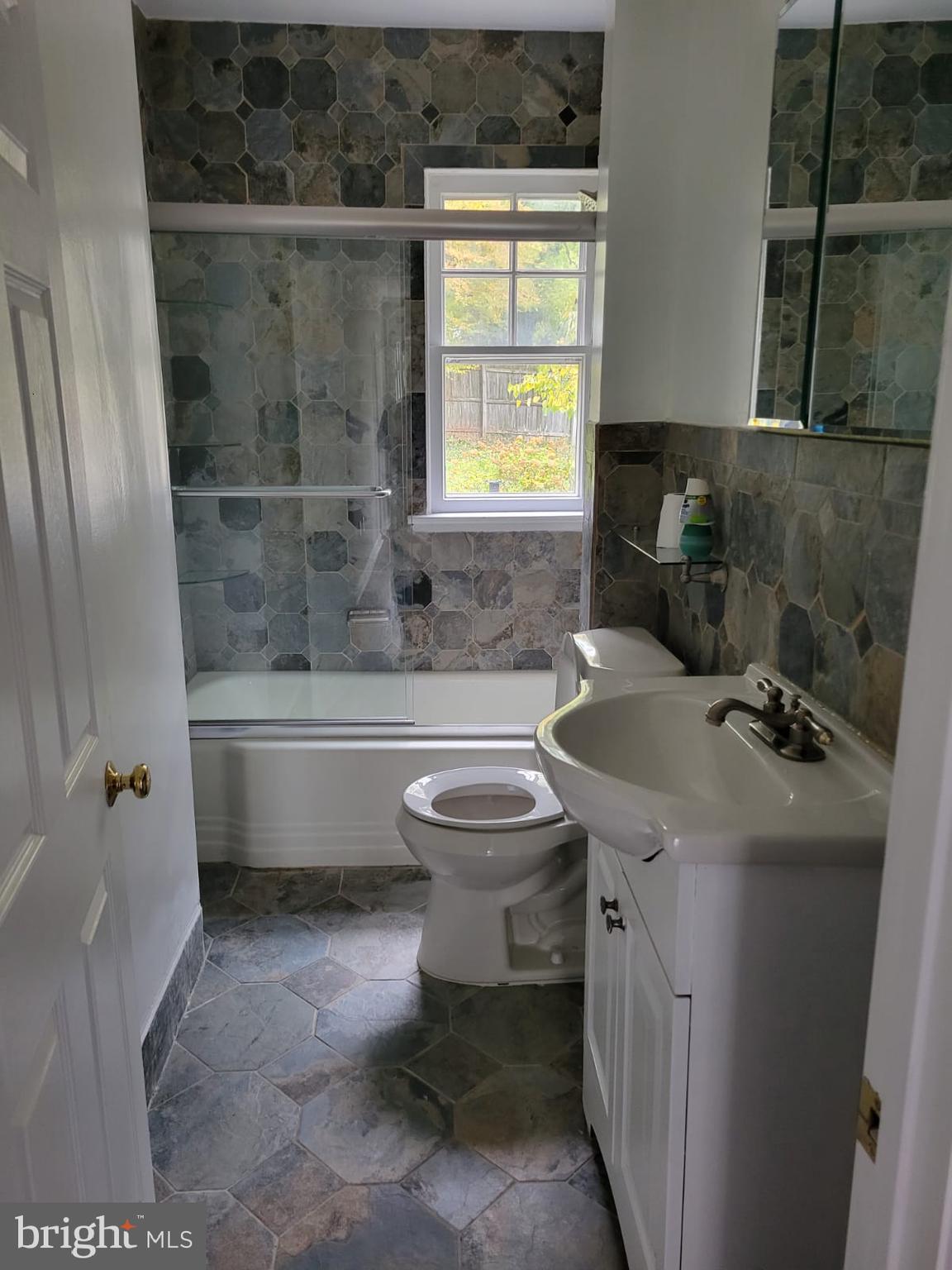 DEANWOOD PARK - Residential