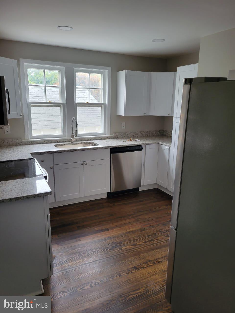 DEANWOOD PARK - Residential